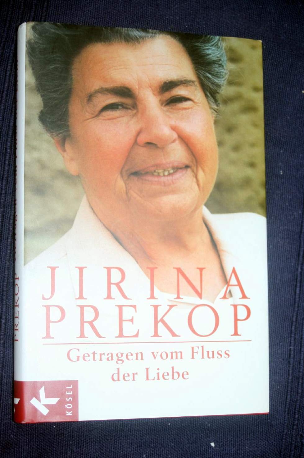 Getragen vom Fluss der Liebe: Im Gespräch mit Ingeborg Szöllösi und Ivana Kraus Memories