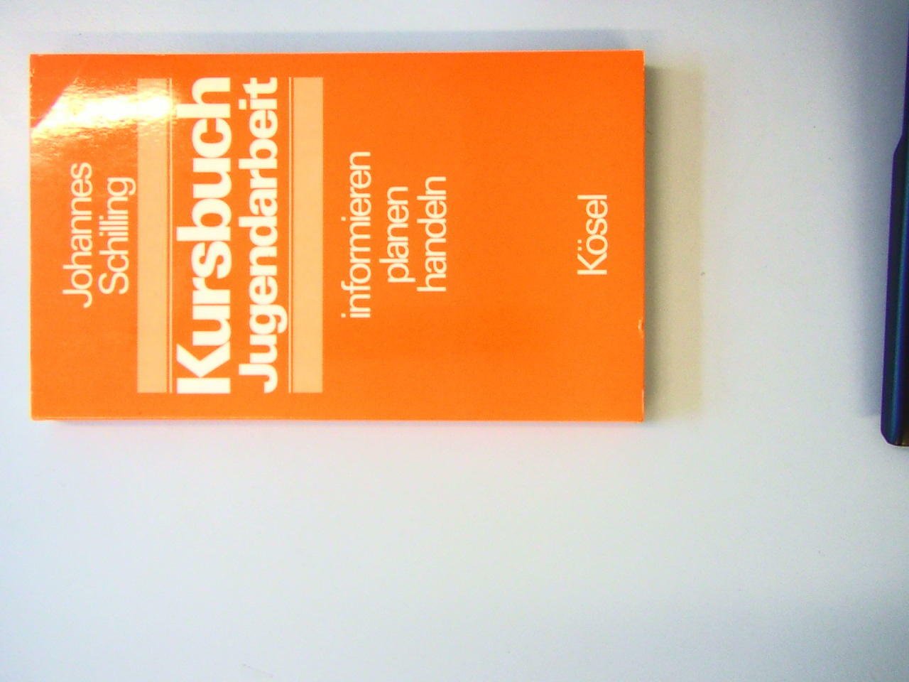 Kursbuch Jugendarbeit. informieren, planen, handeln Books
