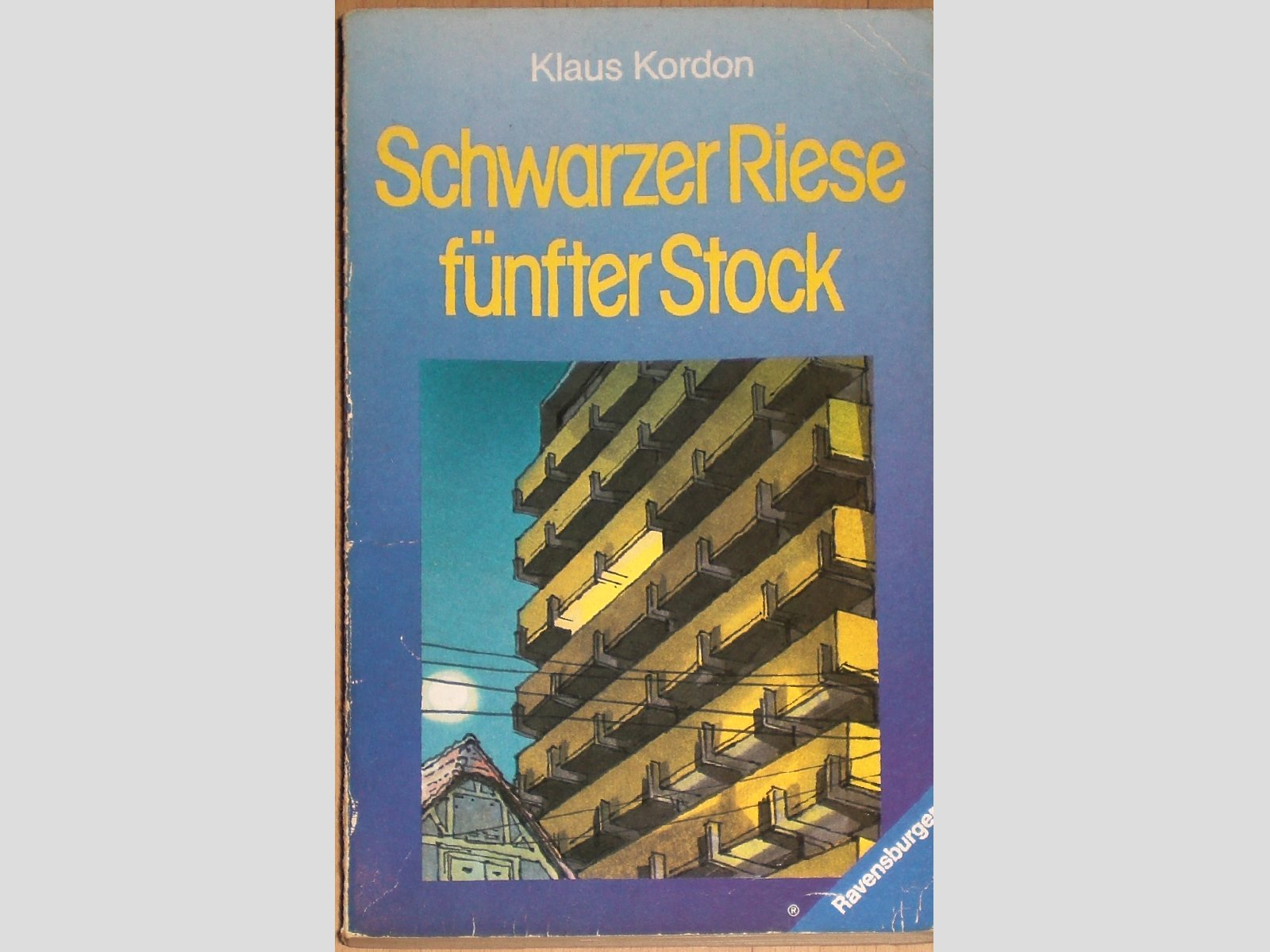 Schwarzer Riese 5. Stock (Ravensburger Taschenbücher) Books