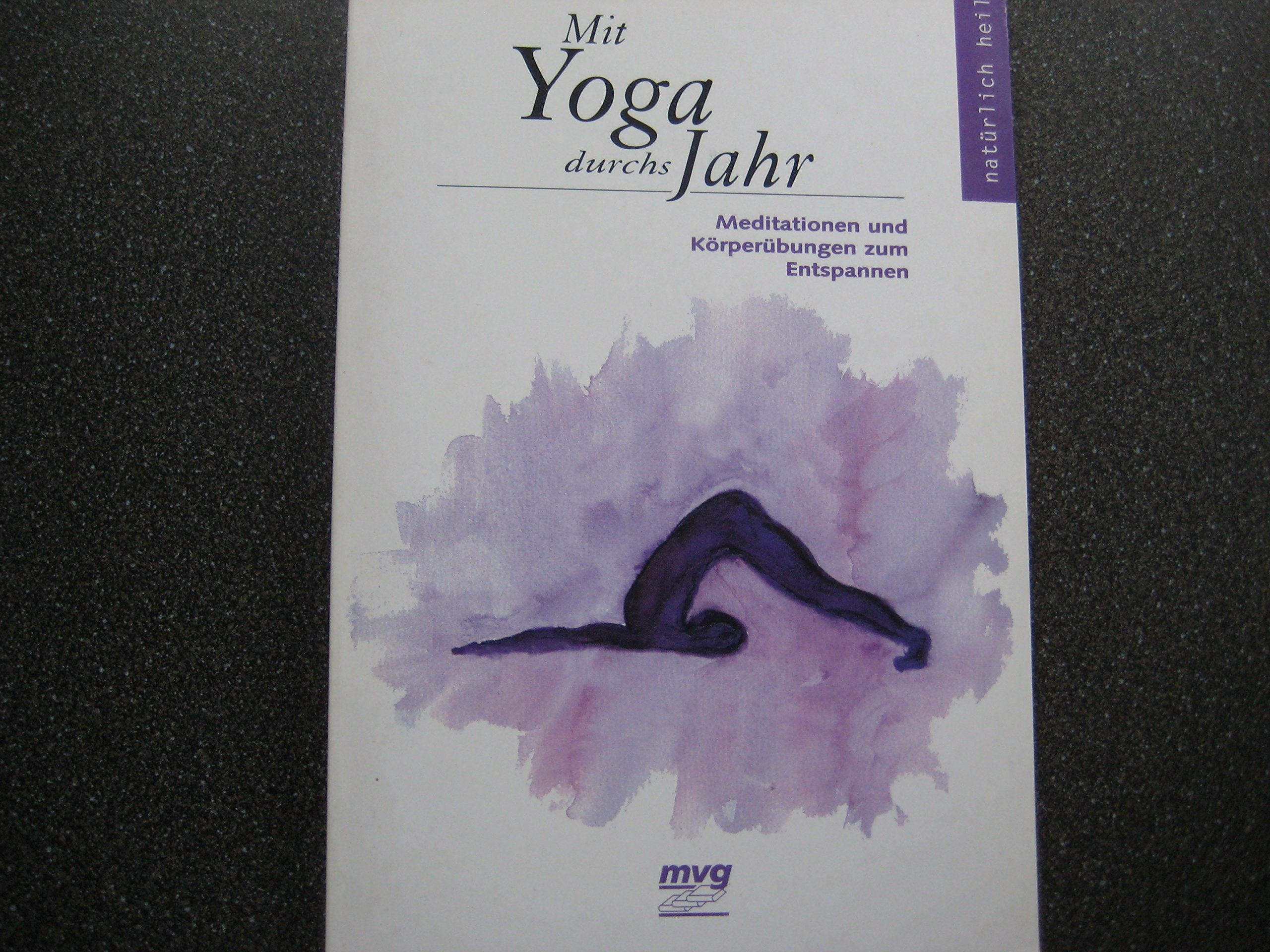 Product Image: Mit Yoga durchs Jahr