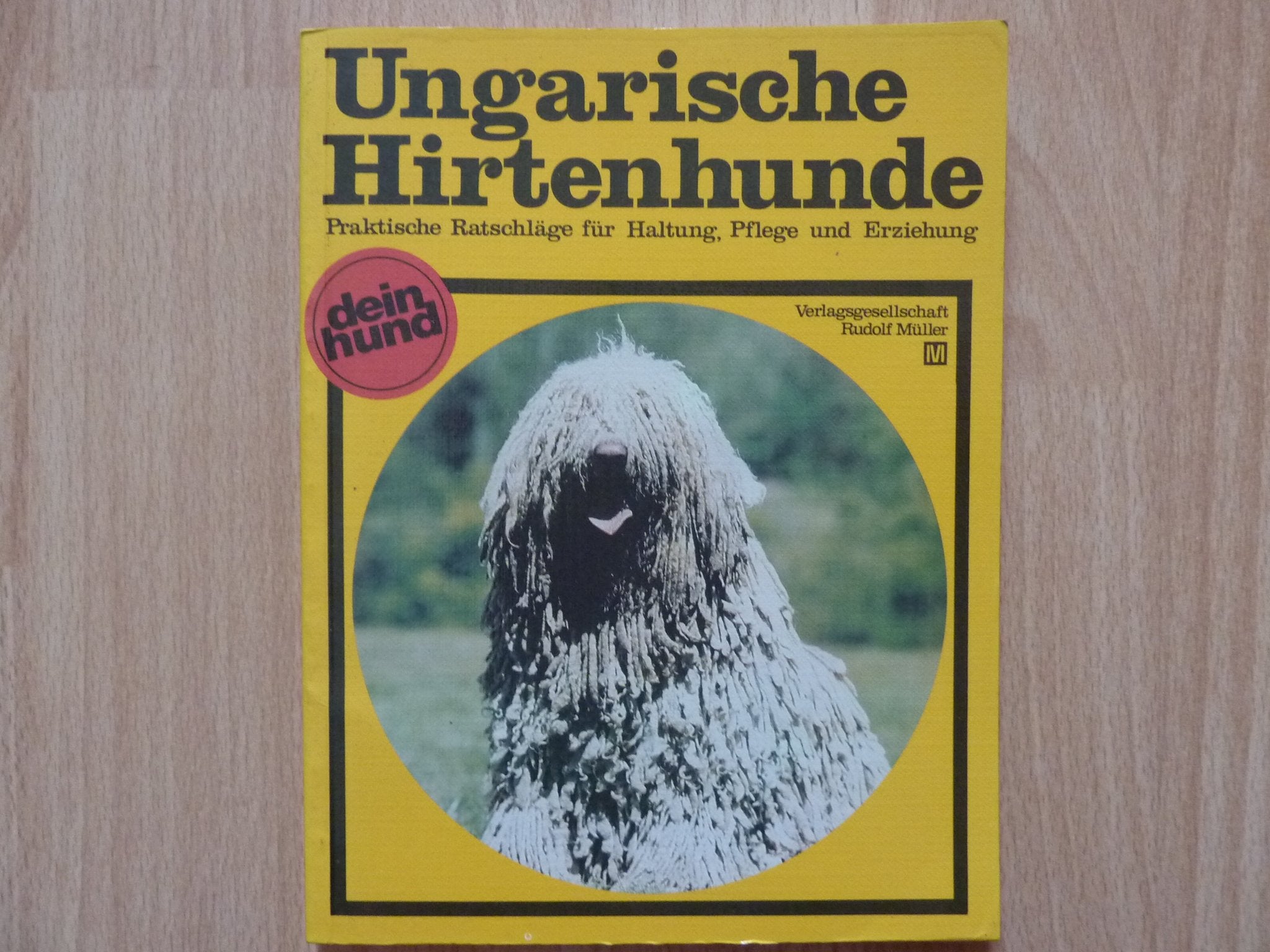 Ungarische Hirtenhunde (Dein Hund) Natural Sciences