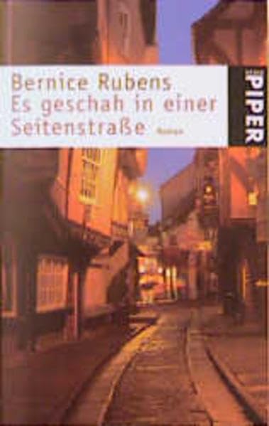 Es geschah in einer Seitenstraße: Roman (Piper Taschenbuch, Band 3274) Contemporary literature