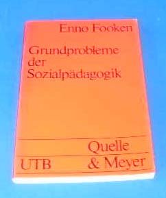 Grundprobleme der Sozialpädagogik (UTB S (Small-Format): Uni-Taschenbücher) Books