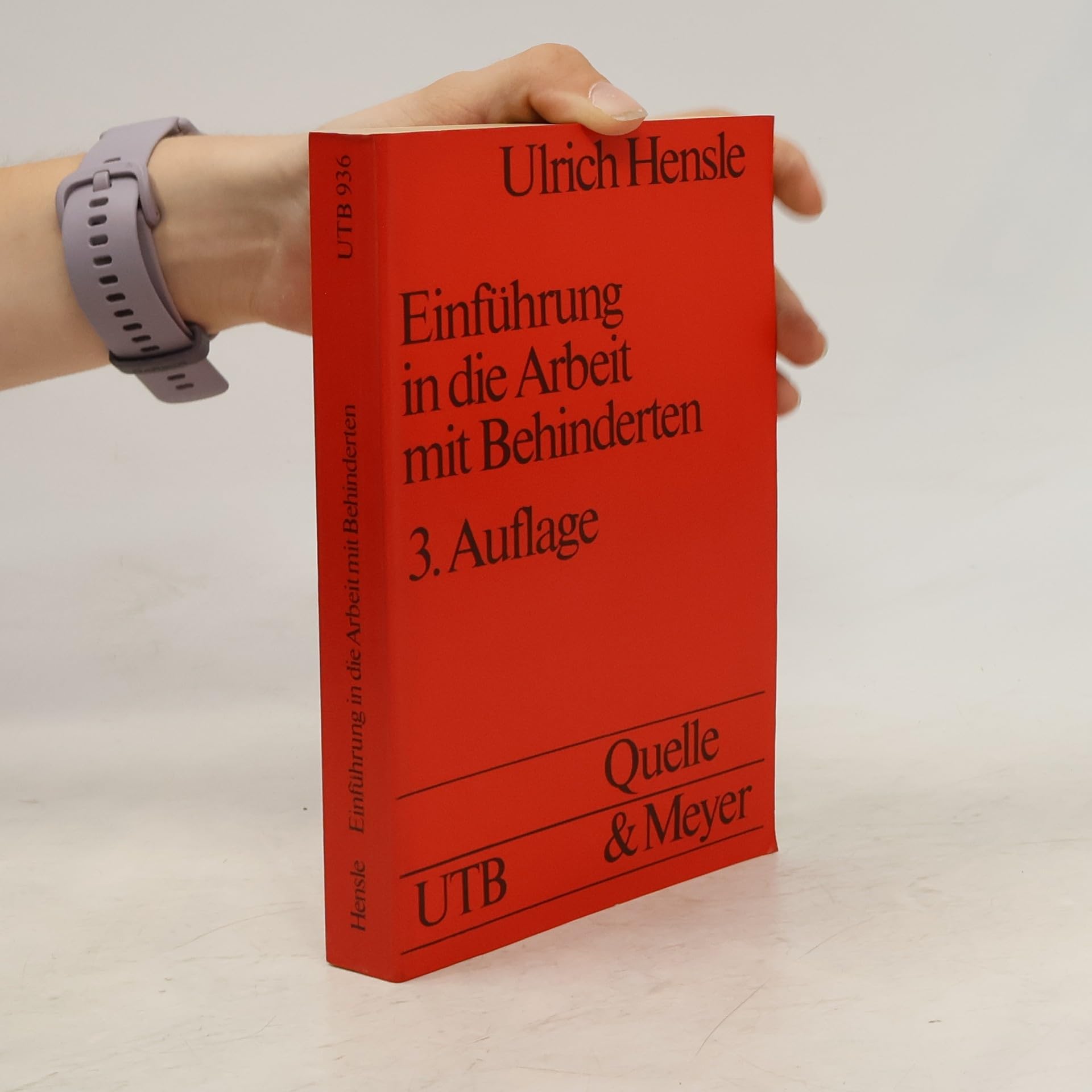 Einführung in die Arbeit mit Behinderten. Psychologische, pädagogische und medizinische Aspekte book
