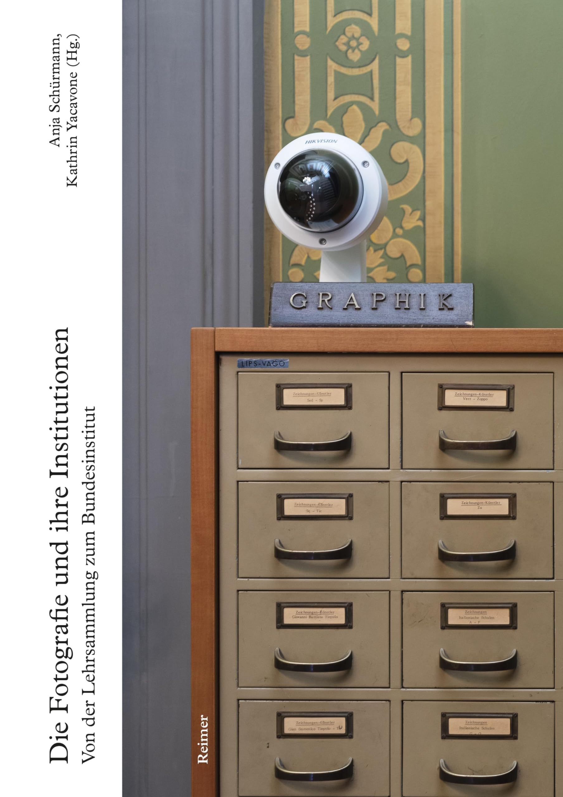 Die Fotografie und ihre Institutionen: Von der Lehrsammlung zum Bundesinstitut Arts & Music