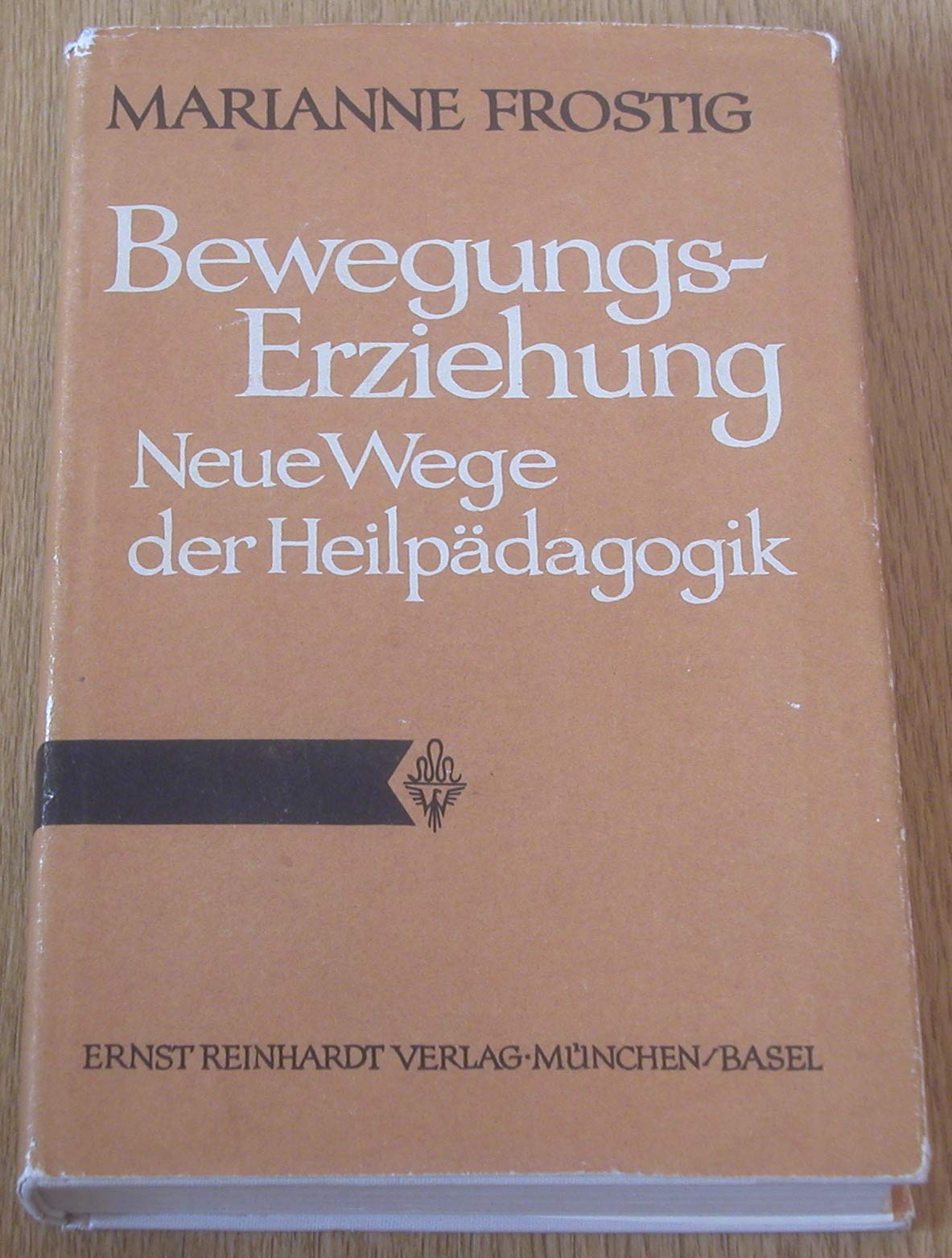 Bewegungs-Erziehung (Livre en allemand) book