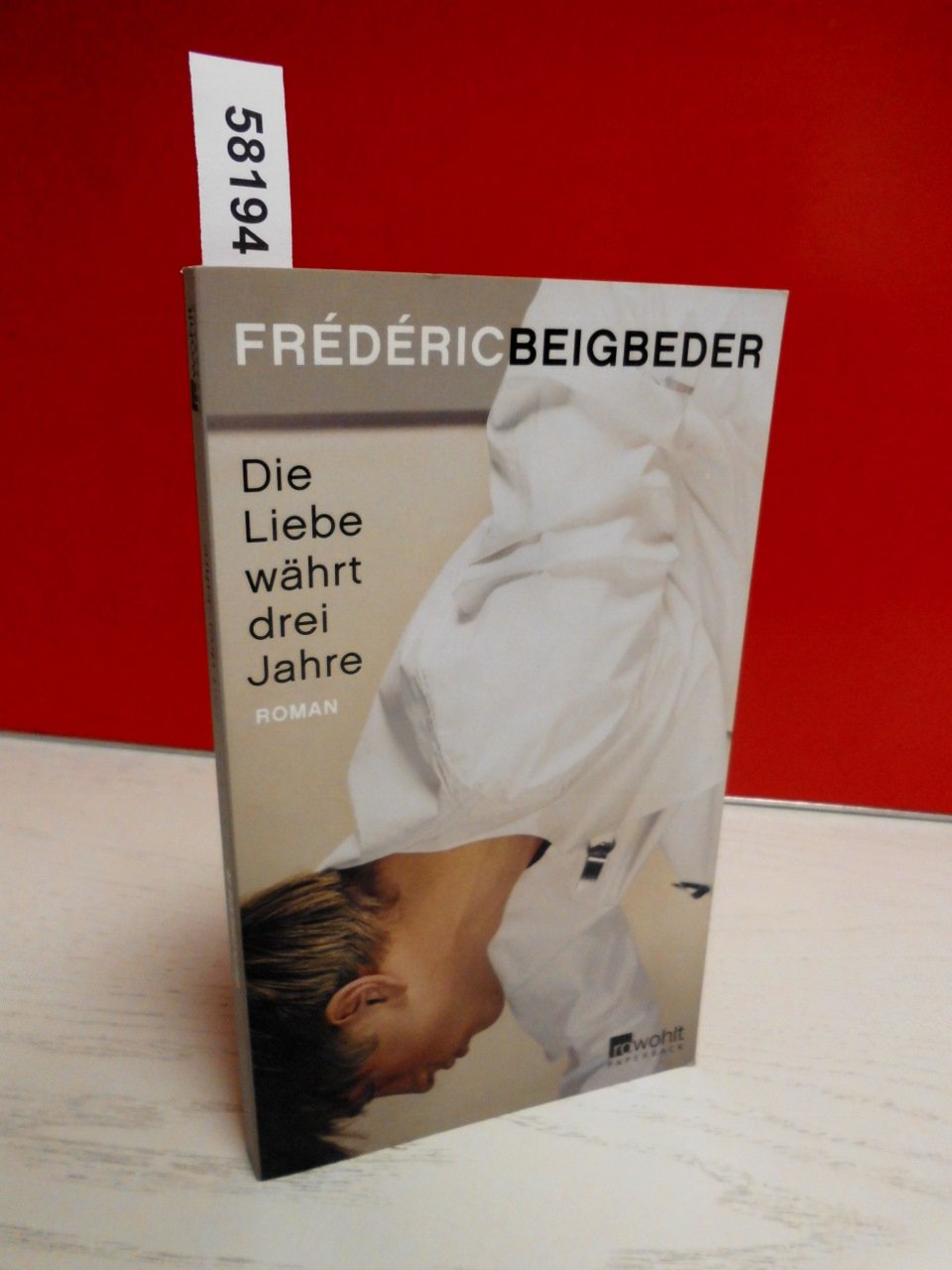 Die Liebe währt drei Jahre Contemporary literature