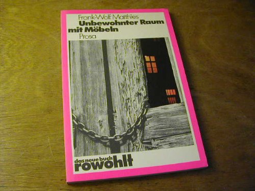 Unbewohnter Raum mit Möbeln Books