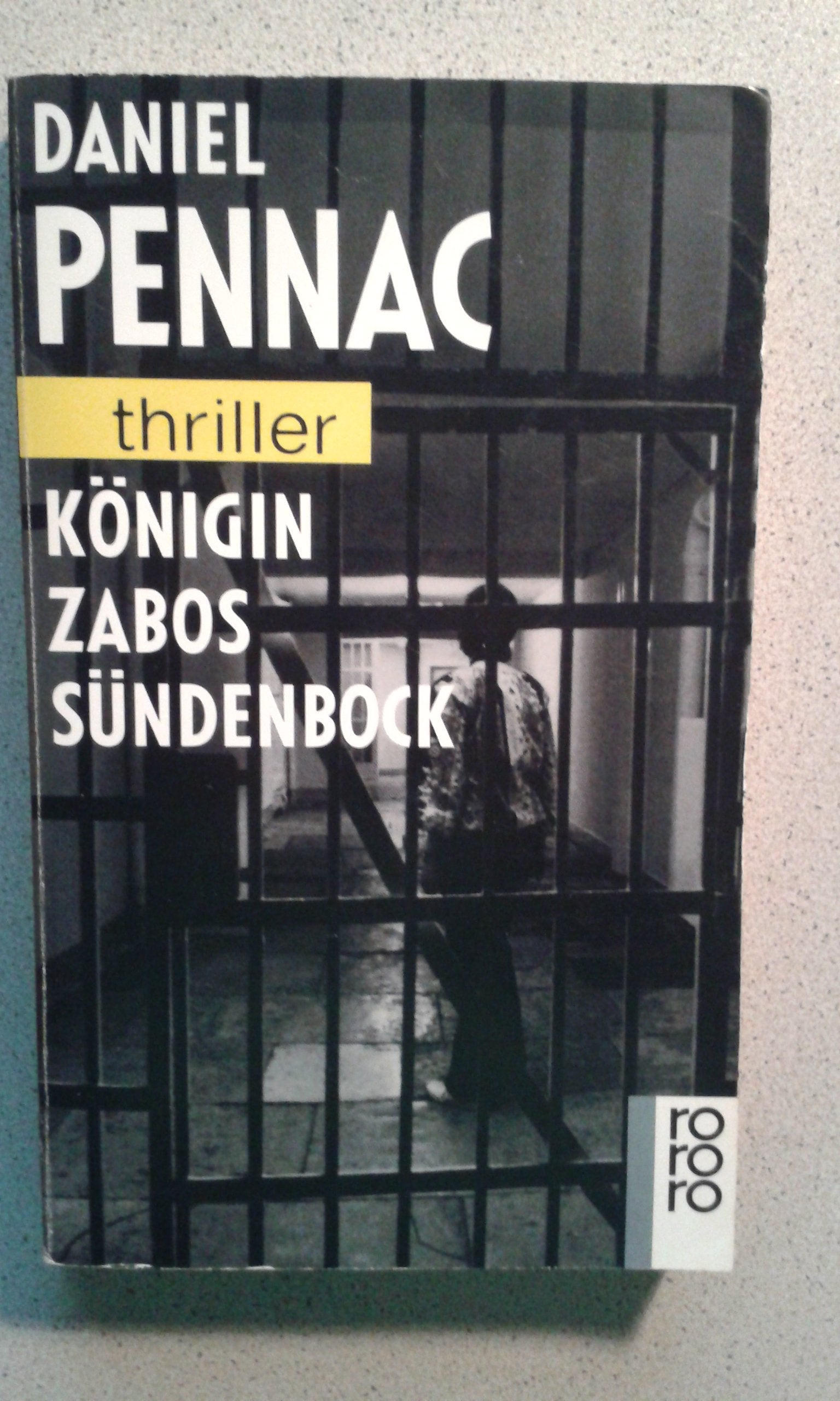 Königin Zabos Sündenbock (rororo thriller) Crime & Thrillers