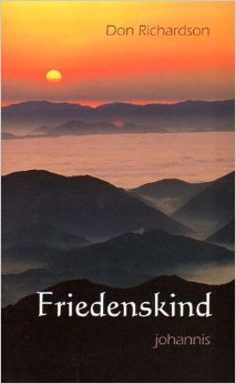 Friedenskind: Wandlung einer Dschungelkultur grausamer Tücke in Neuguinea Politics & Society