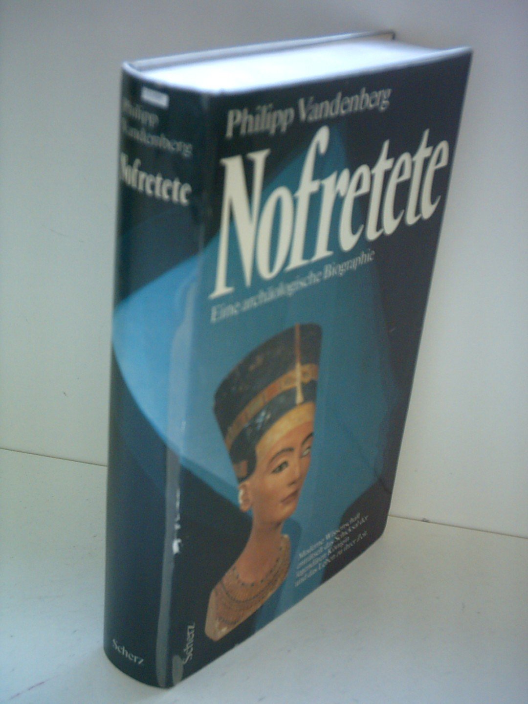 Nofretete. Eine archäologische Biographie. Inspiring women