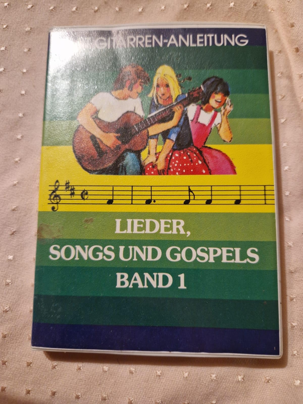 Lieder, Songs und Gospels. Band 1. Mit Gitarren-Anleitung Books
