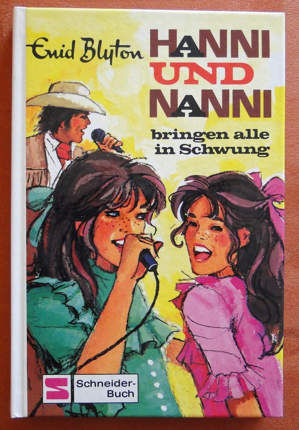 Hanni und Nanni bringen alle in Schwung - Blyton, Enid book