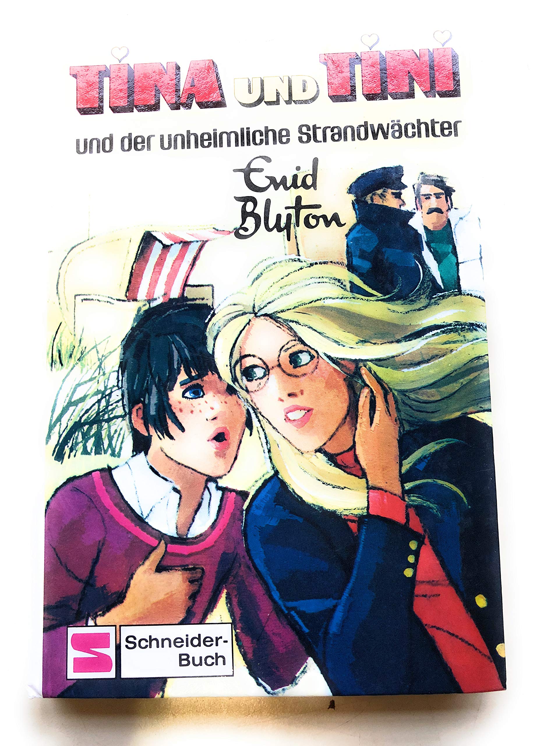 Tina und Tini und der unheimliche Strandwächter (Bd. 11). Books