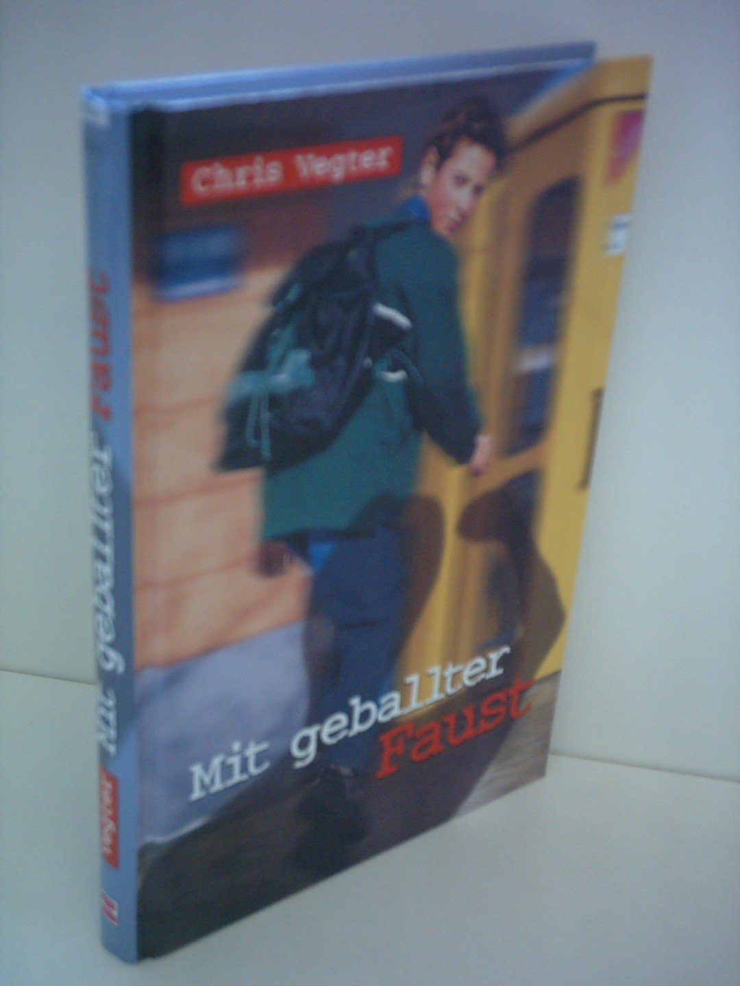 Mit geballter Faust: Aus d. Niederländ. v. Eva Schweikart. Novels & Short Stories