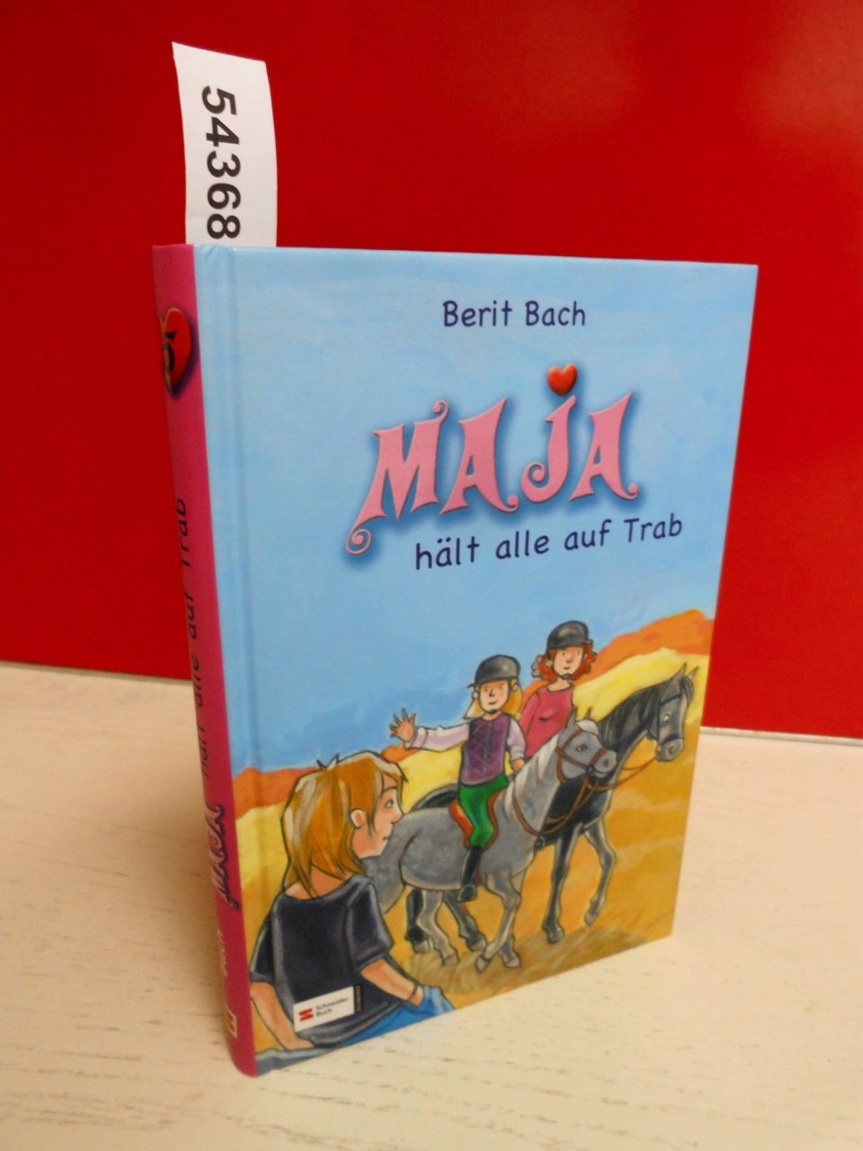 Maja, Band 5: Maja hält alle auf Trab Novels & Short Stories