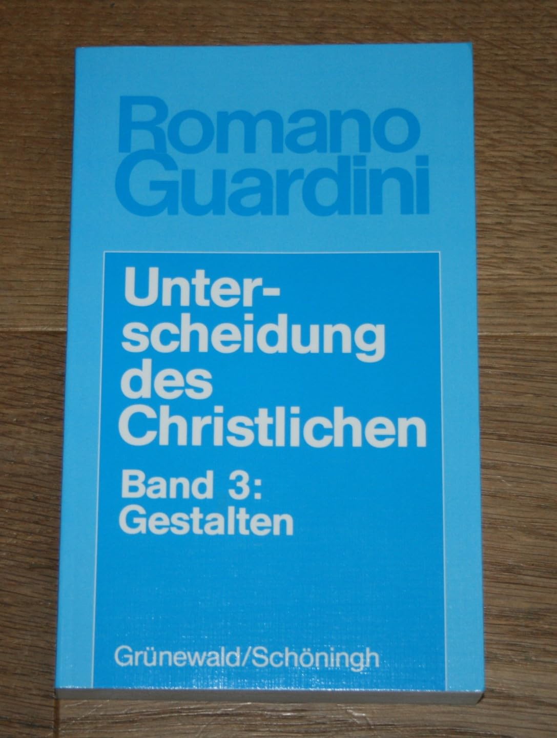 Unterscheidung des Christlichen, in 3 Bdn., Bd.3, Gestalten (Romano Guardini Werke) Memories