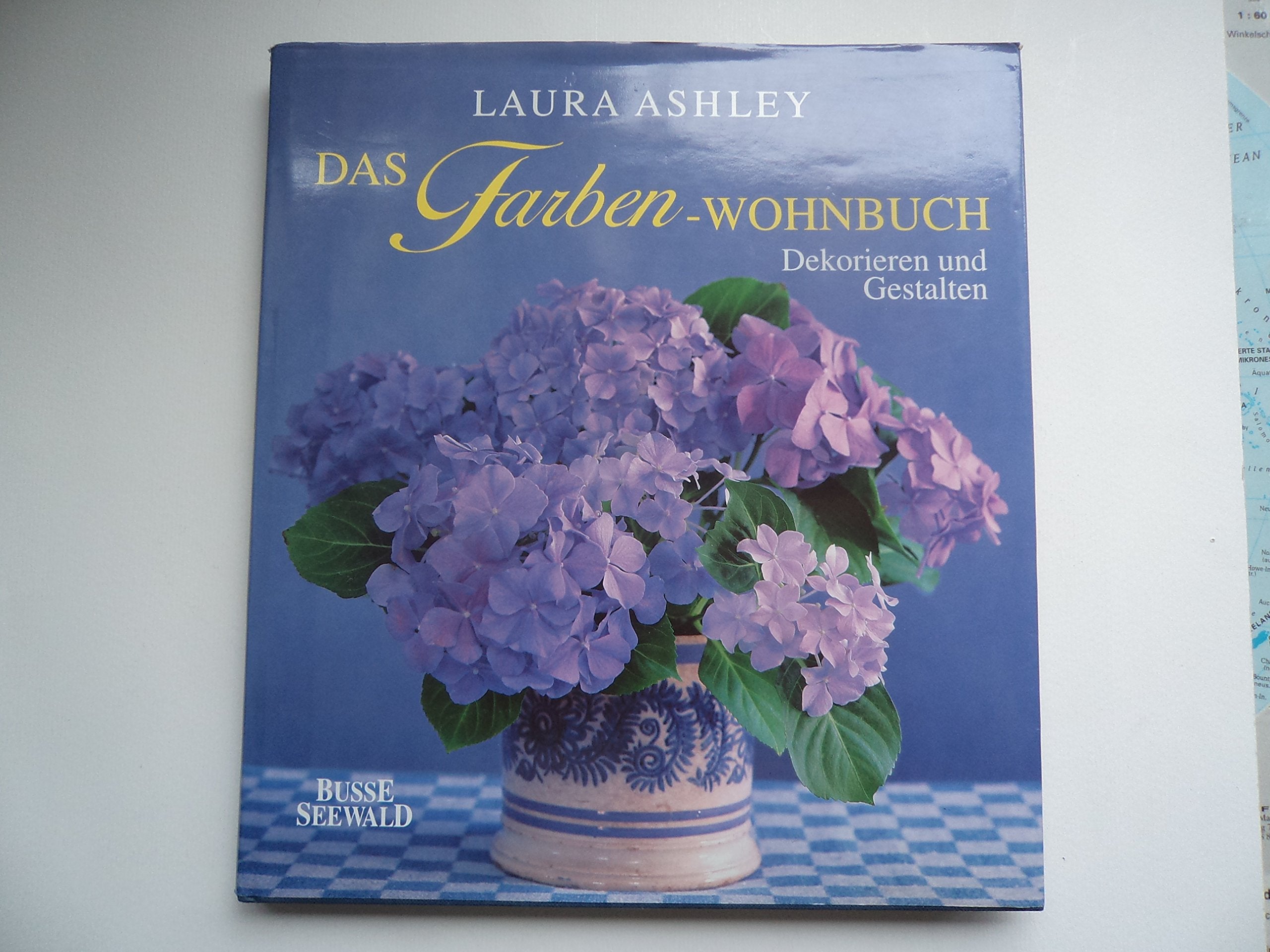 Farben-Wohnbuch Architecture
