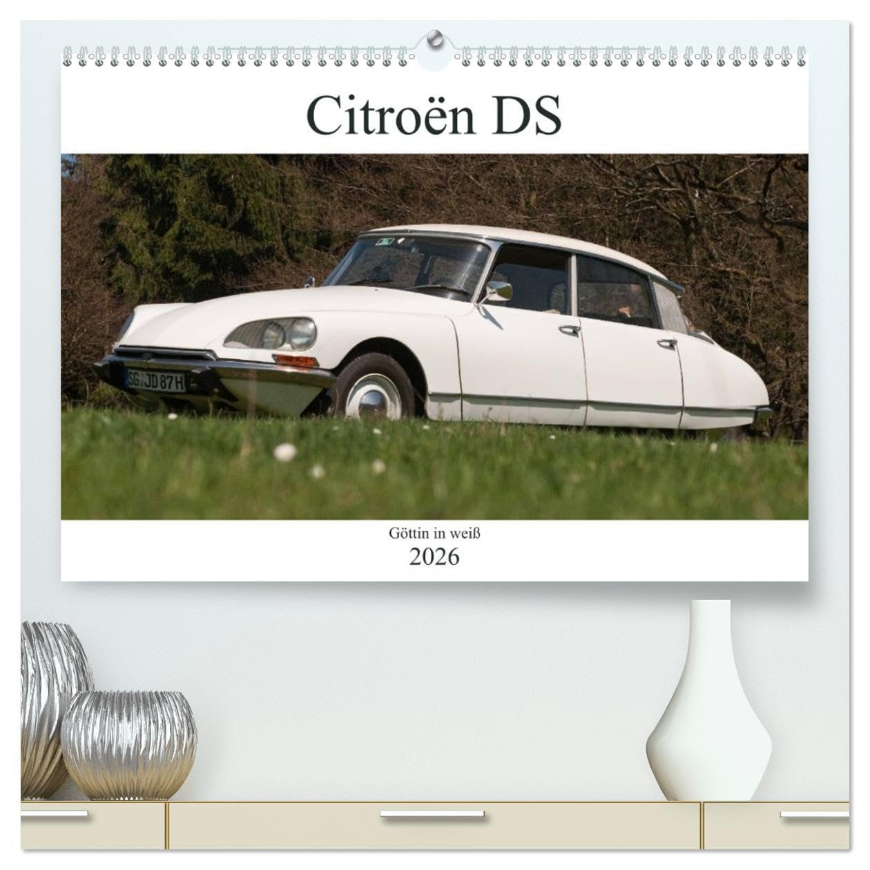 Citroën DS - Göttin in weiß (hochwertiger Premium Wandkalender 2026 DIN A2 quer), Kunstdruck in Hochglanz: DS - seit 1956 allen Anderen voraus! (CALVENDO Technologie) Film, Art & Culture