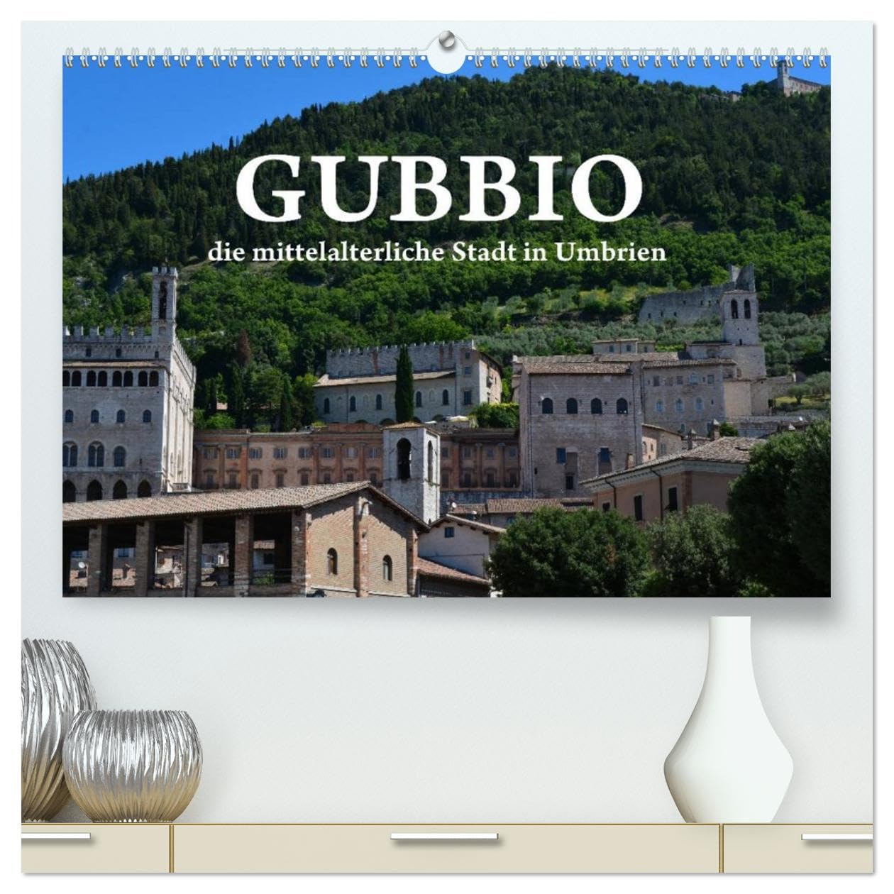Gubbio - die mittelalterliche Stadt in Umbrien (hochwertiger Premium Wandkalender 2026 DIN A2 quer), Kunstdruck in Hochglanz: Ein fotografischer ... Gubbio in Umbrien, Italien. (CALVENDO Orte) Business & Technology