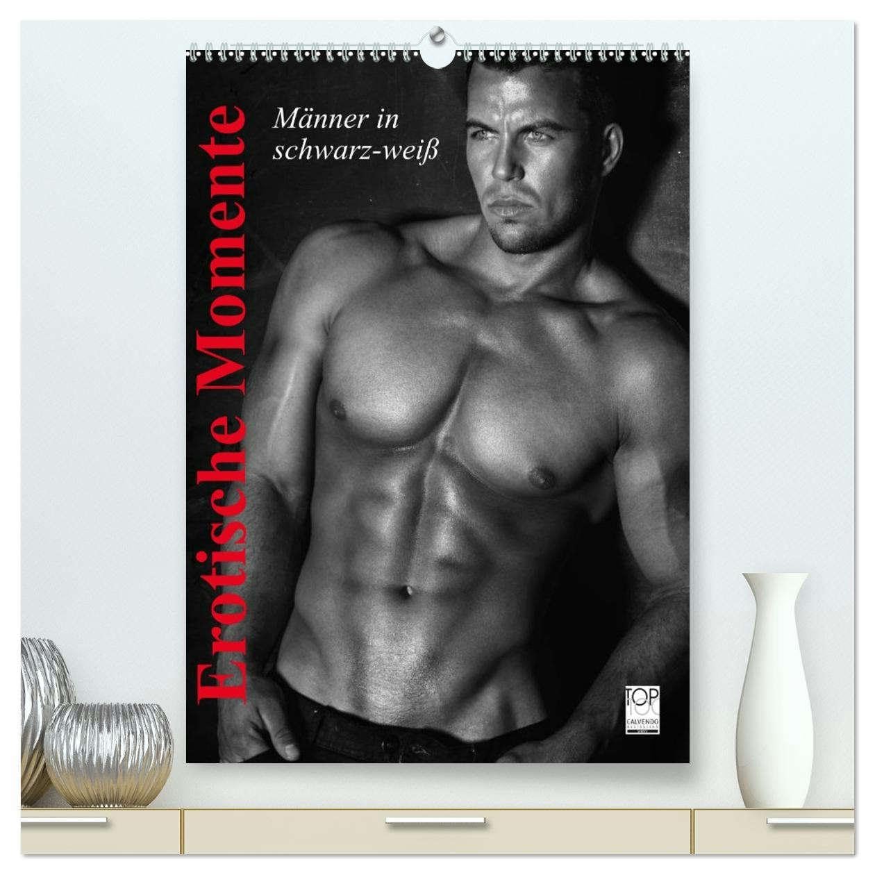 Erotische Momente. Männer in schwarz-weiß (hochwertiger Premium Wandkalender 2026 DIN A2 hoch), Kunstdruck in Hochglanz: Erotische Männer in sinnlichen Posen zum Träumen! (CALVENDO Erotik) Calendars