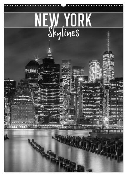 NEW YORK Skylines (Wandkalender 2026 DIN A2 hoch), CALVENDO Monatskalender: Urbane Impressionen in monochrom (CALVENDO Orte) Leisure, Home & Garden