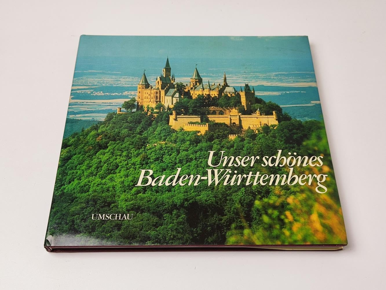 Notre beau Bade-Wurtemberg. Unser schönes Baden-Württemberg : hommages à un pays joyeux Books