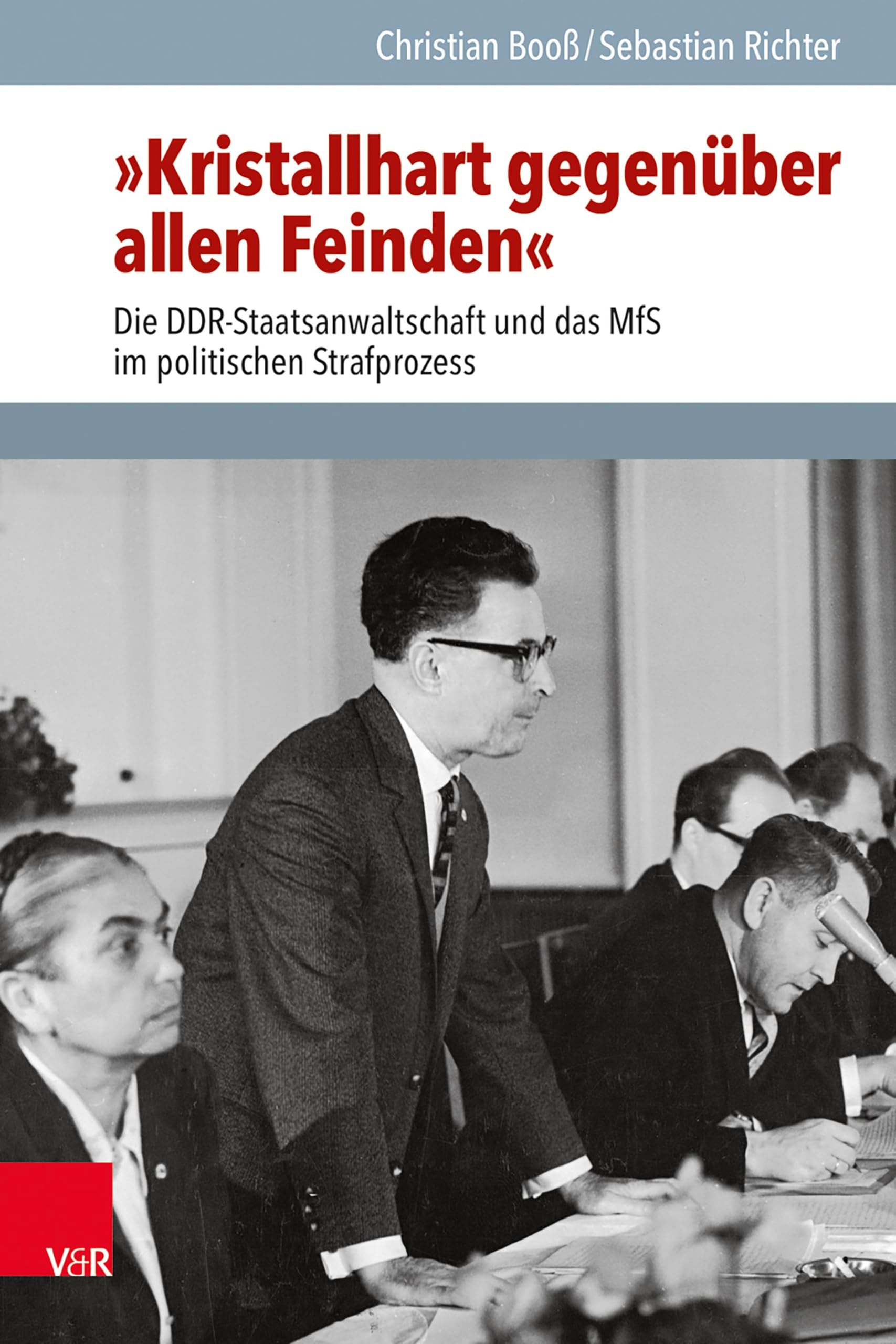 'Kristallhart gegenüber allen Feinden' Law