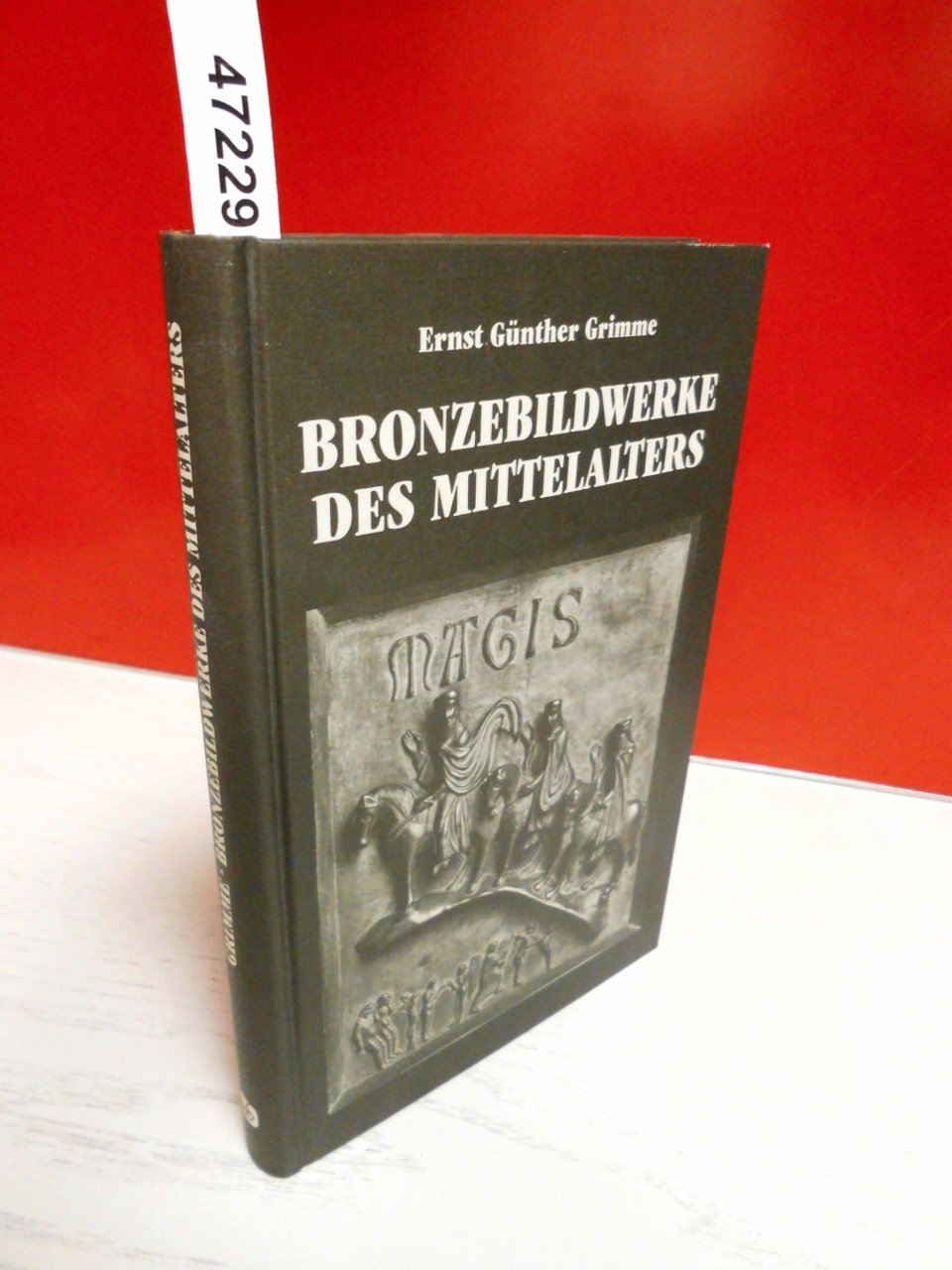 Bronzebildwerke des Mittelalters Politics & History books