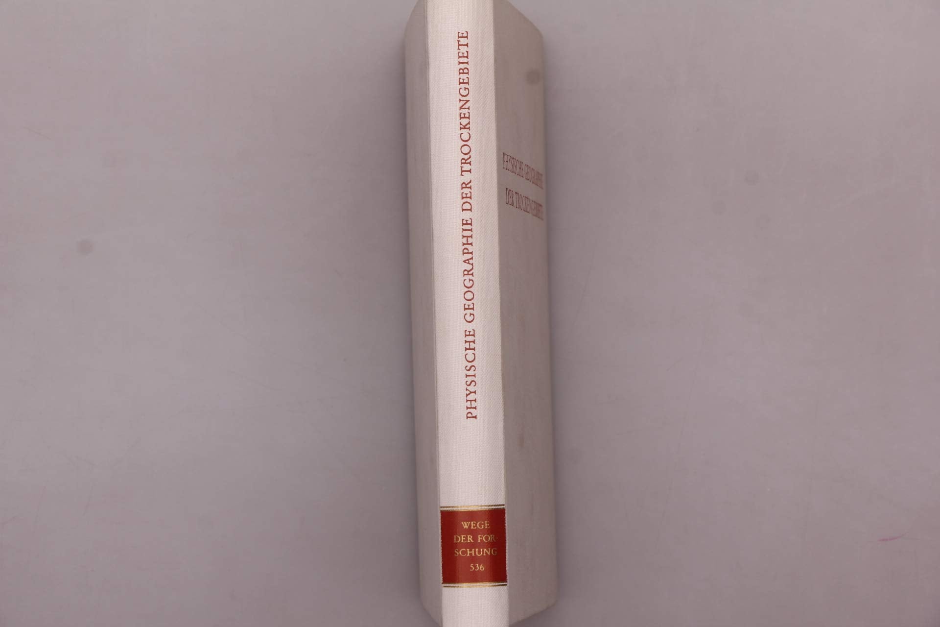 Physische Geographie der Trockengebiete. book