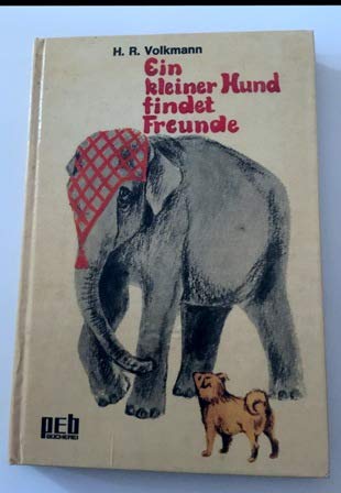 Ein kleiner Hund findet Freunde. Books