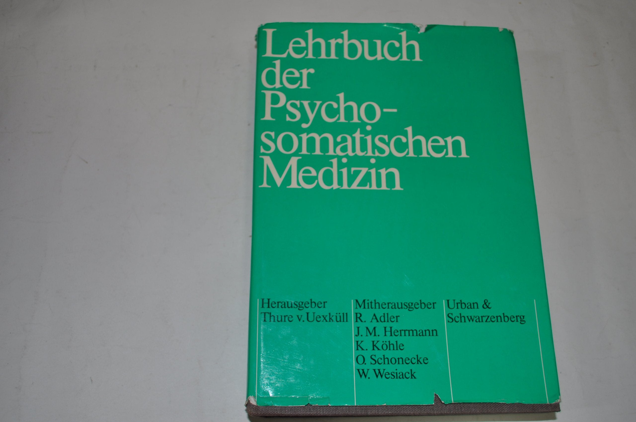 Lehrbuch der Psychosomatischen Medizin. Books