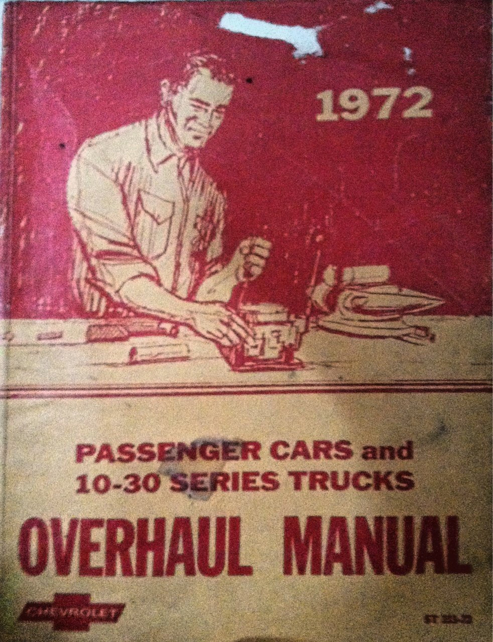 1972 PASSENGER CARS AND 10-30 SERIES TRUCKS Books