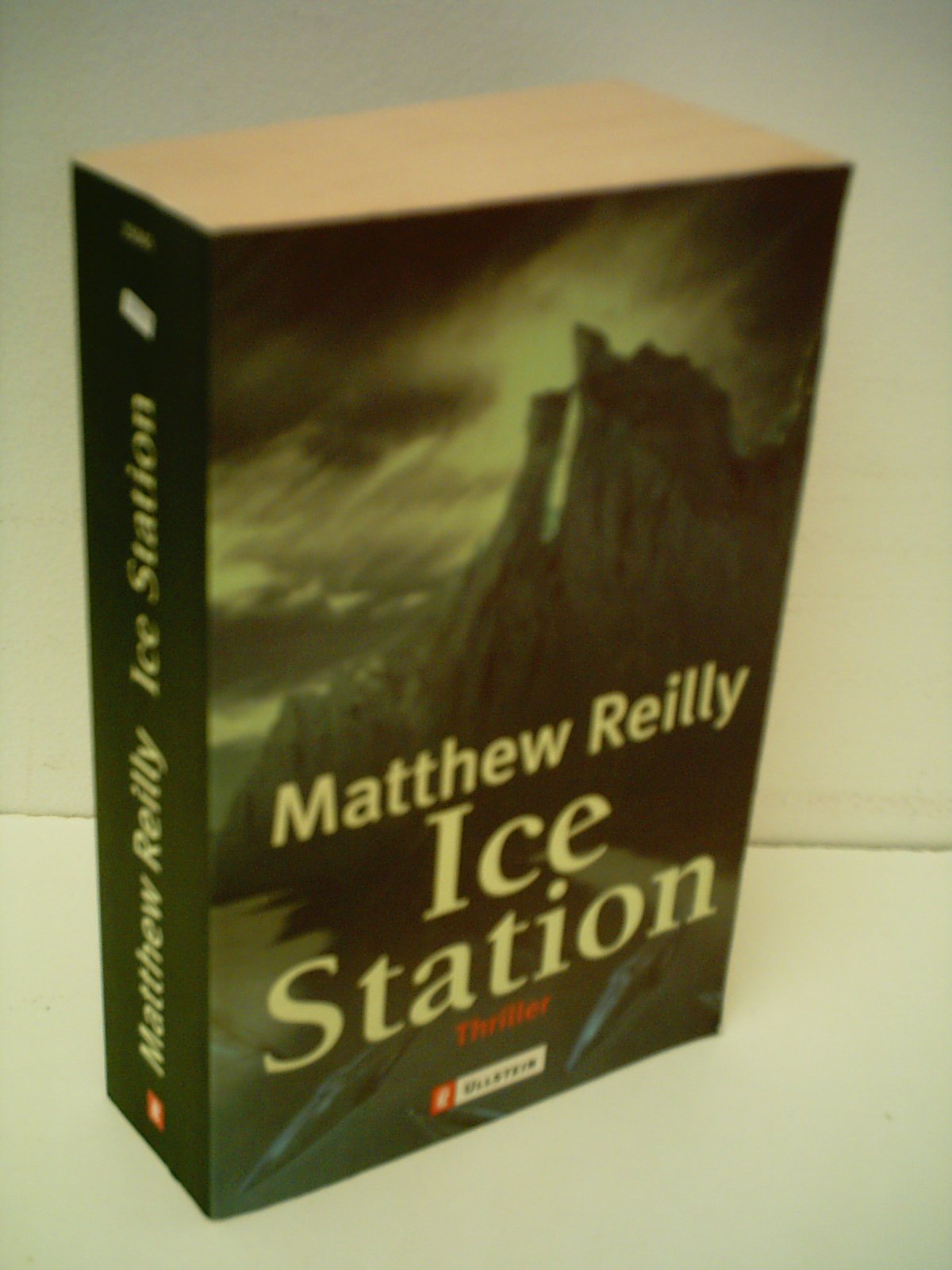 Ice Station: Thriller (Ein Scarecrow-Thriller) Contemporary literature
