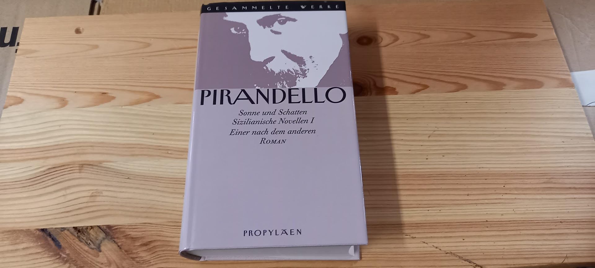 Sonne und Schatten. Einer nach dem anderen. Sizilianische Novellen I Books
