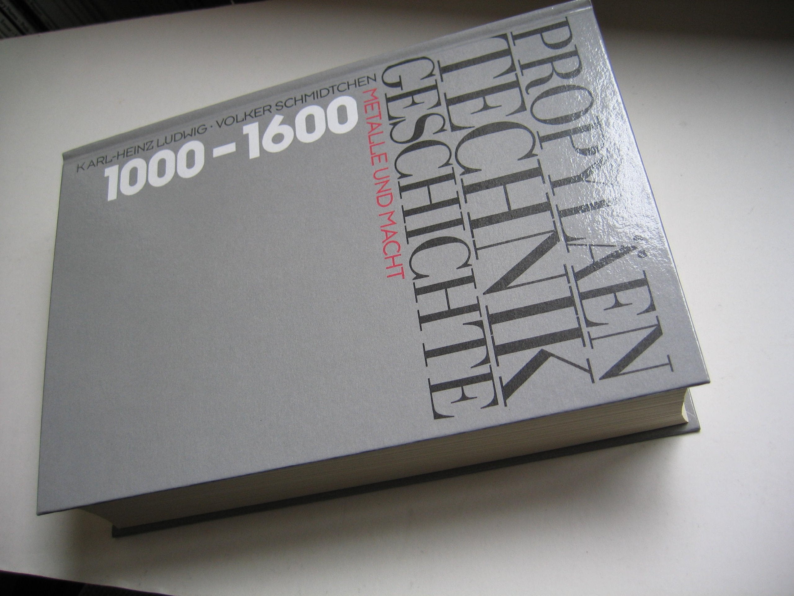 Metalle und Macht. Books