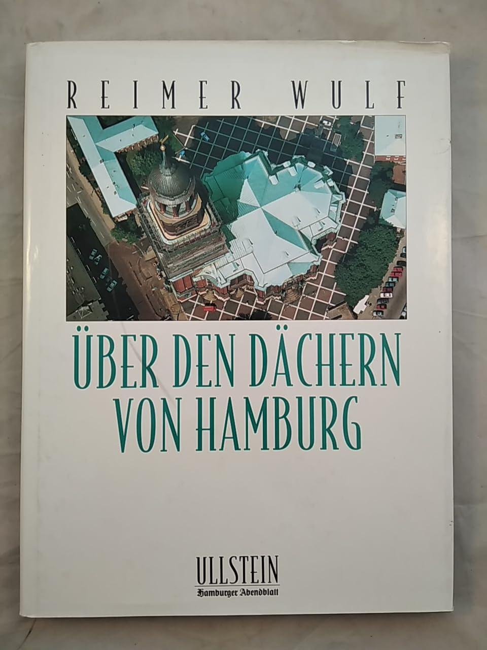 Über den Dächern von Hamburg Travel Books