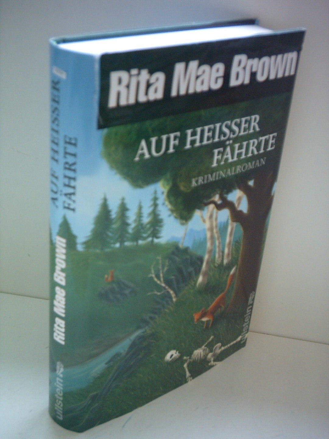 Auf heißer Fährte: Kriminalroman Contemporary literature