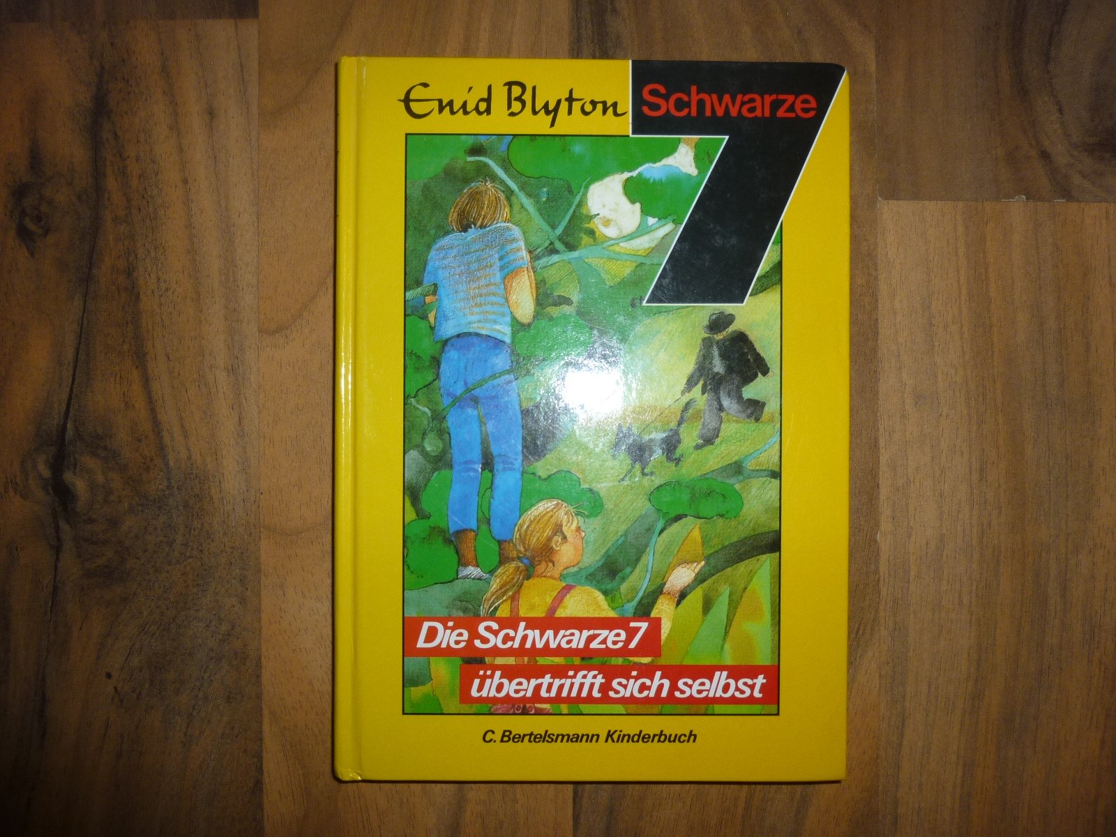 Die Schwarze 7 übertrifft sich selbst Books