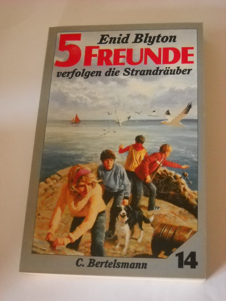 5 Freunde verfolgen die Strandräuber: Taschenbuchausgabe (5 Freunde: Taschenbuchausgabe) Books