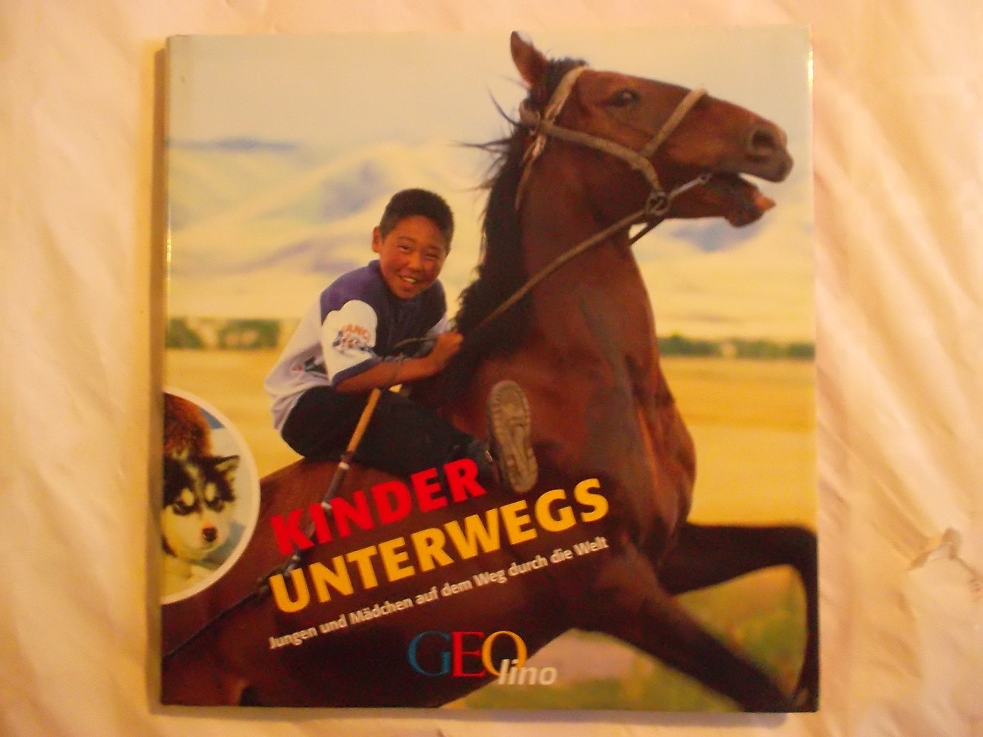 Kinder unterwegs: Jungen und Mädchen auf dem Weg durch die Welt Learning & Reference