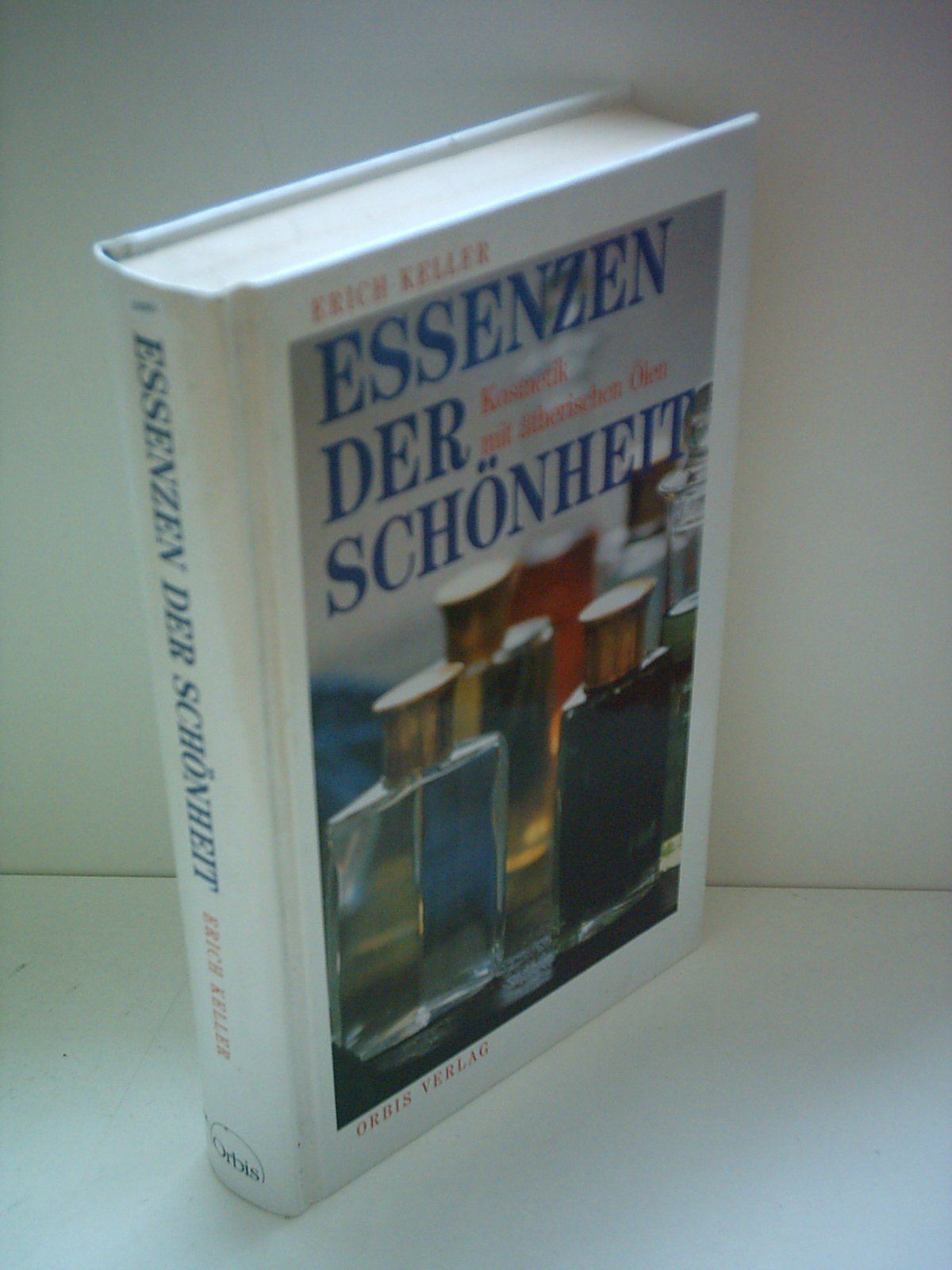 Essenzen der Schönheit. Kosmetik mit ätherischen Ölen Medicine