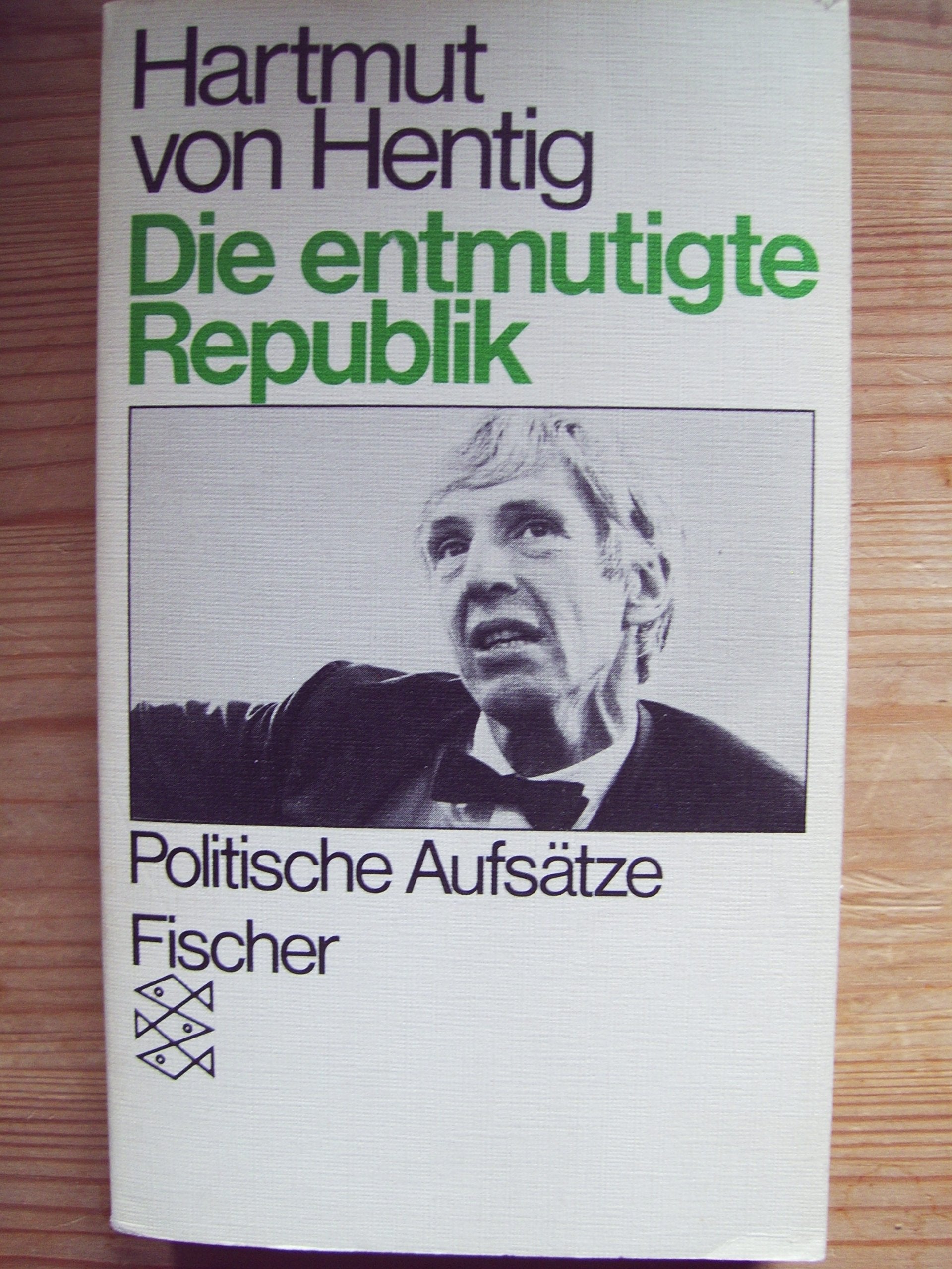 Die entmutigte Republik. Politische Aufsätze. Memories