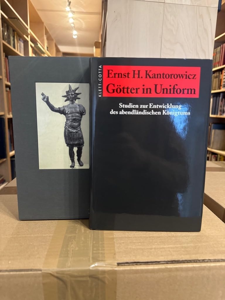 Götter in Uniform: Studien zur Entwicklung des abendländischen Königtums Film, Art & Culture