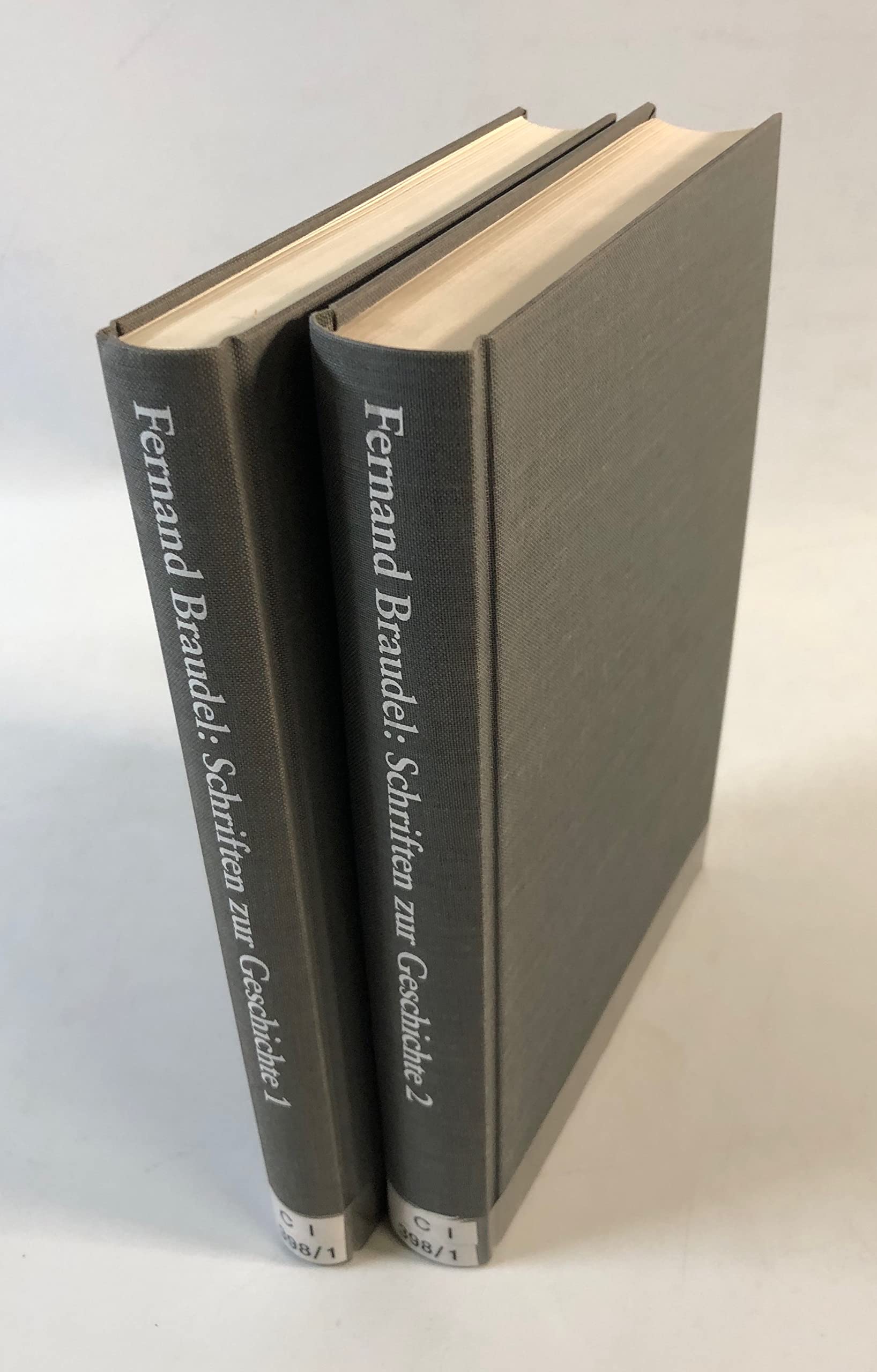 Schriften zur Geschichte, 2 Bde.: Gesellschaften und Zeitstrukturen; Menschen und Zeitalter Politics & History