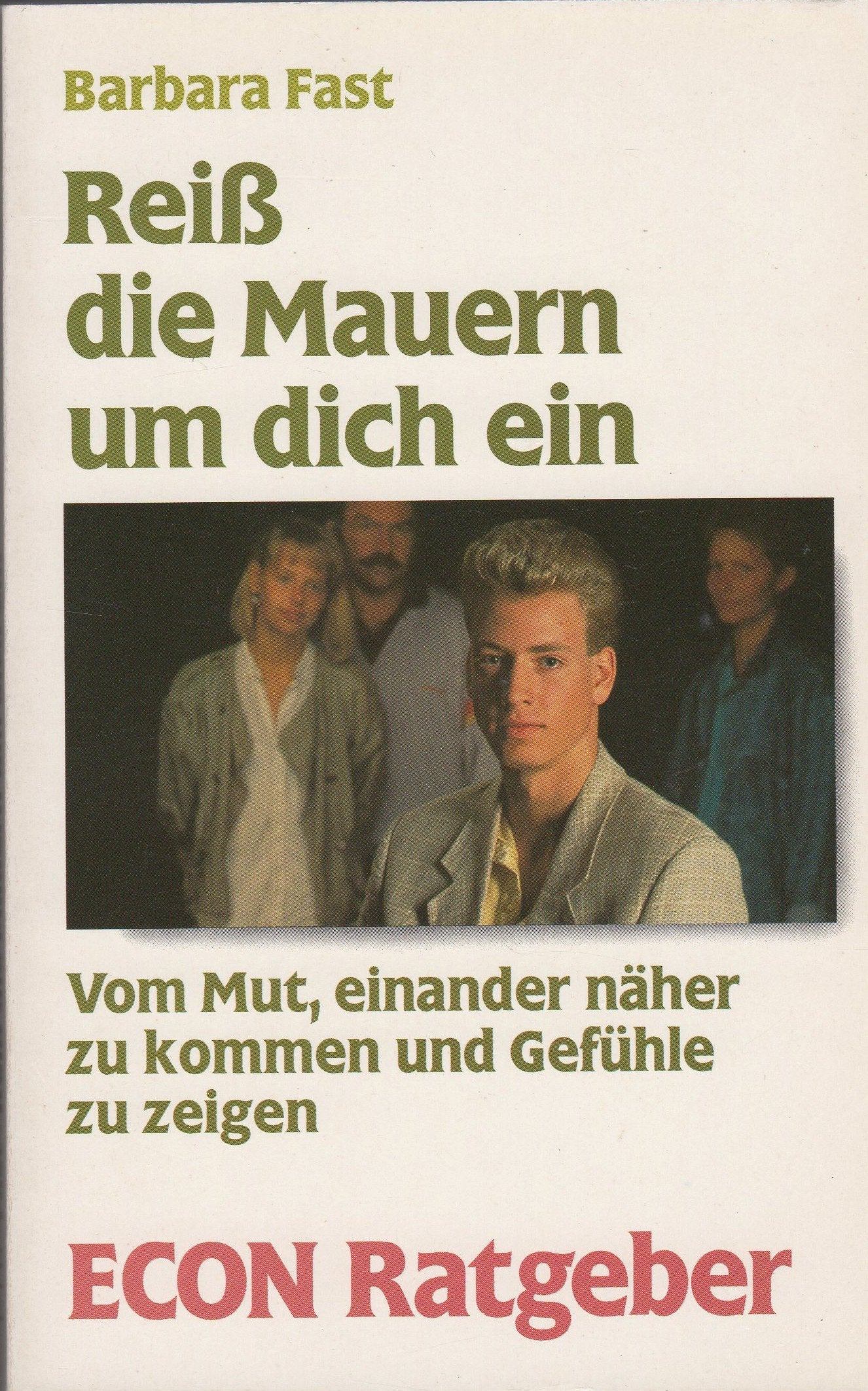 Reiß die Mauern um dich ein Social Sciences