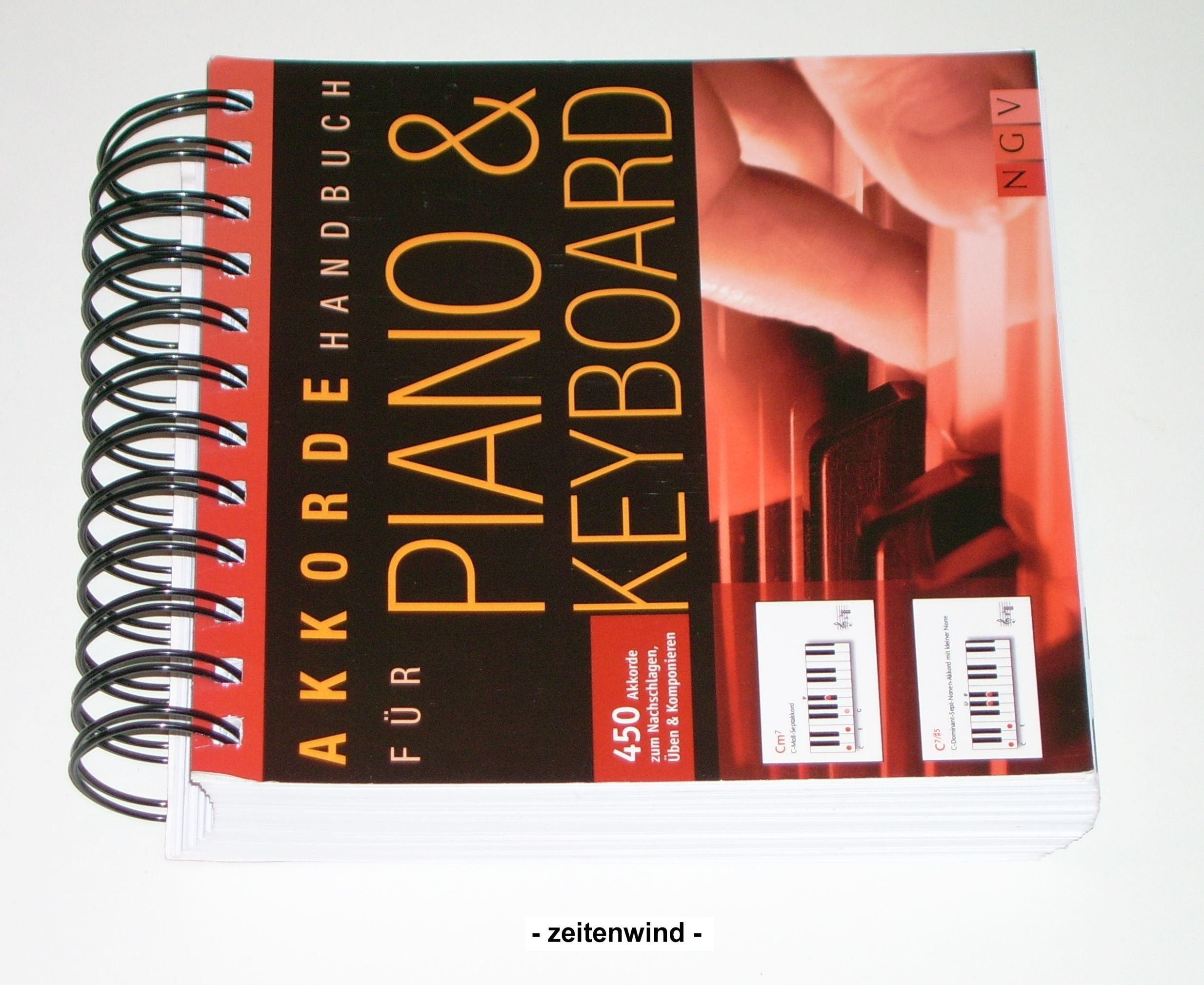 Akkordehandbuch für Piano & Keyboard: 450 Akkorde zum Nachschlagen, Üben und Komponieren: 450 Akkorde zum Nachschlagen, Üben & Komponieren Sheet Music
