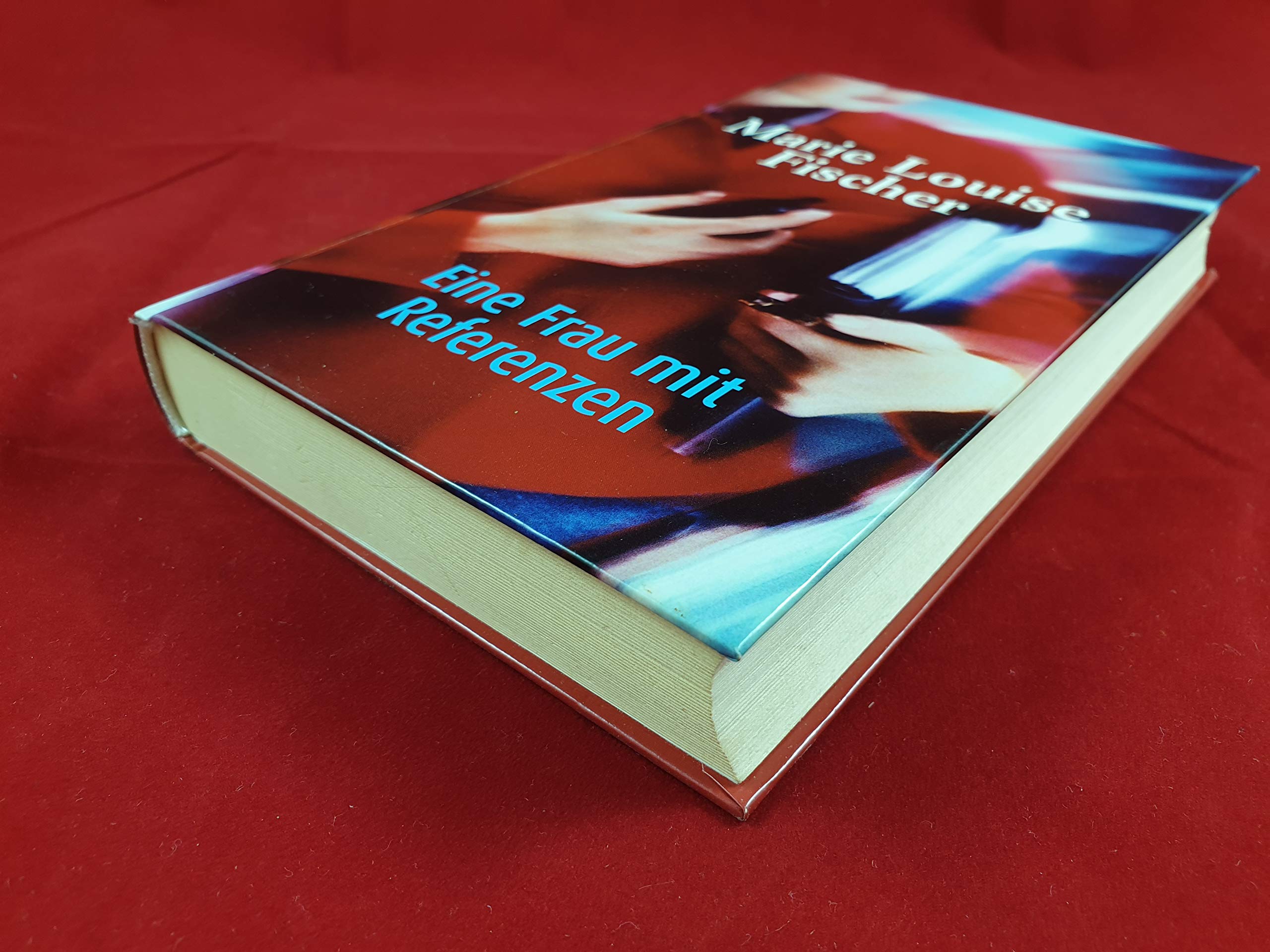 Eine Frau mit Referenzen Contemporary literature