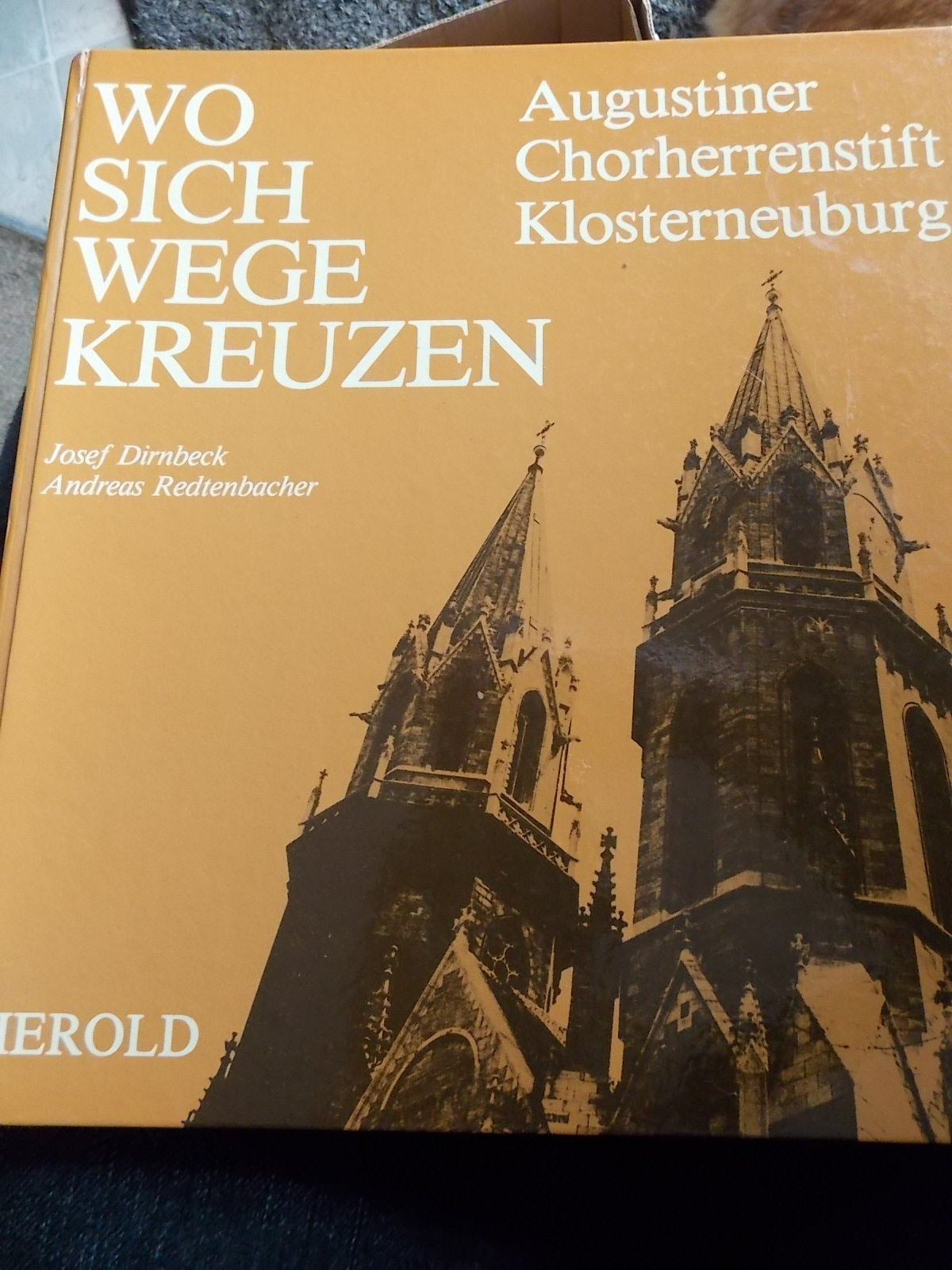 Wo sich Wege kreuzen. Augustiner Chorherrenstift Klosterneuburg Books