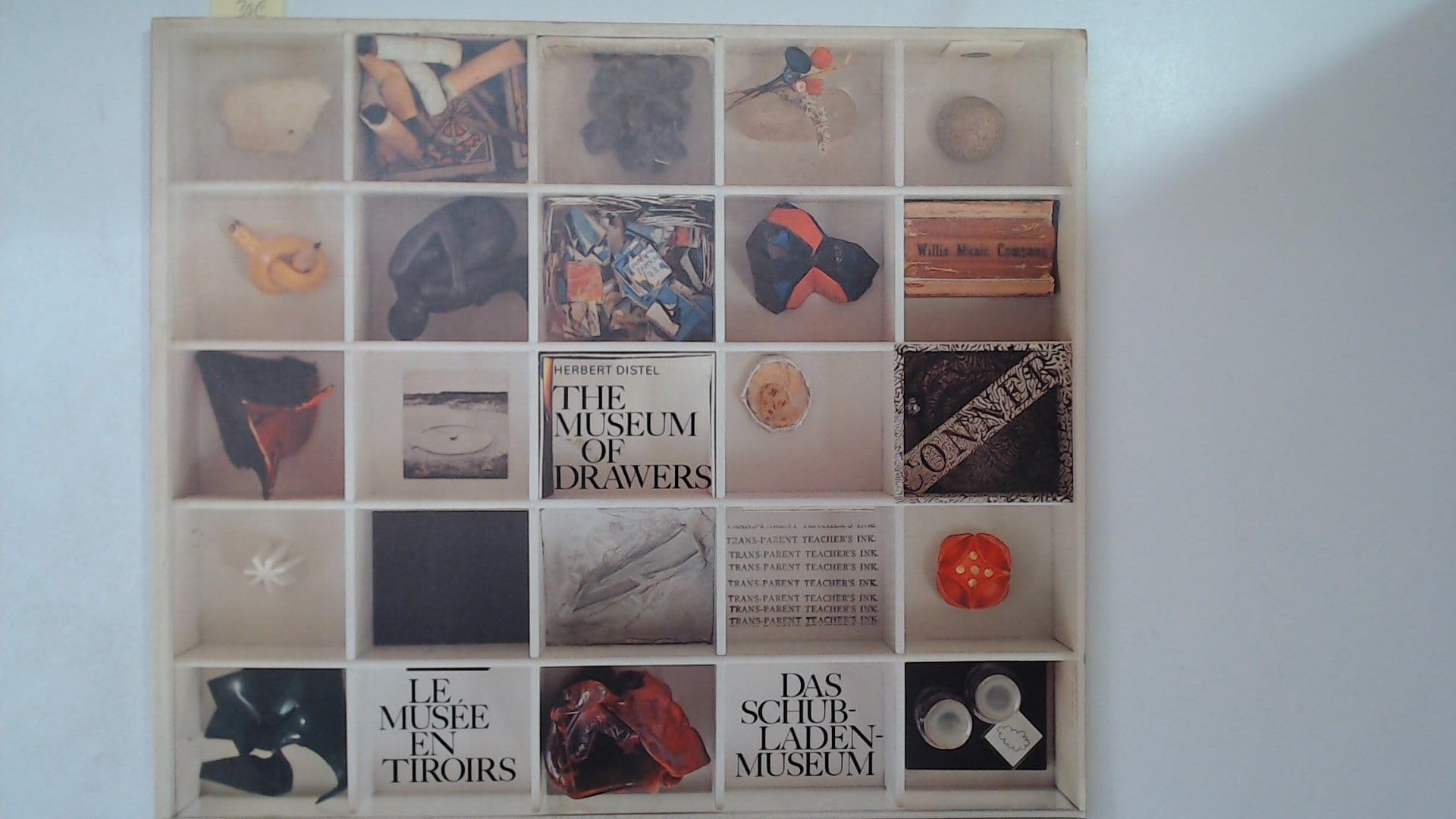 Das Schubladenmuseum. Le Musee en Tiroirs. The museum of drawers. Books